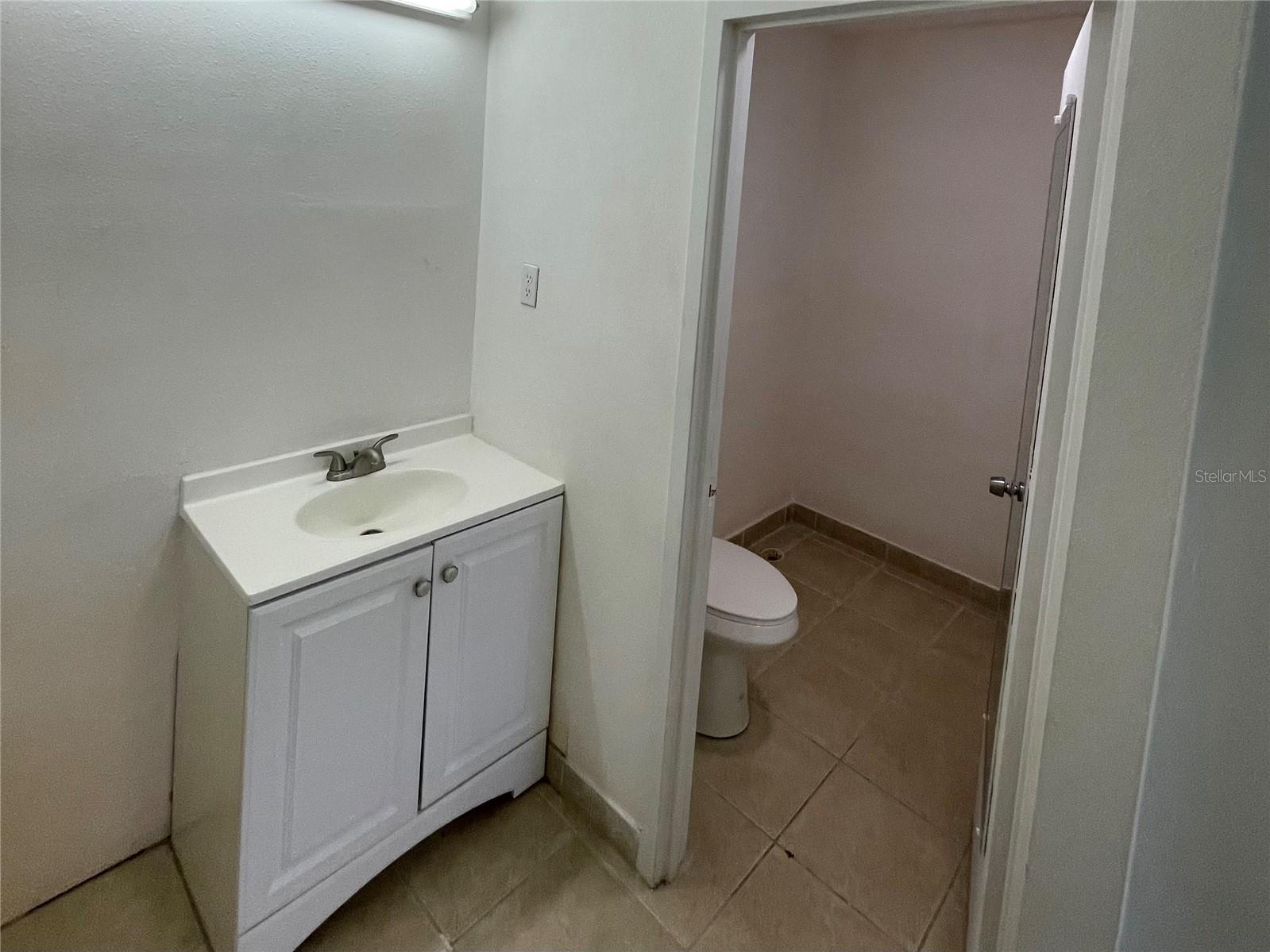 ALLIANCE CONDO - Commercial Lease