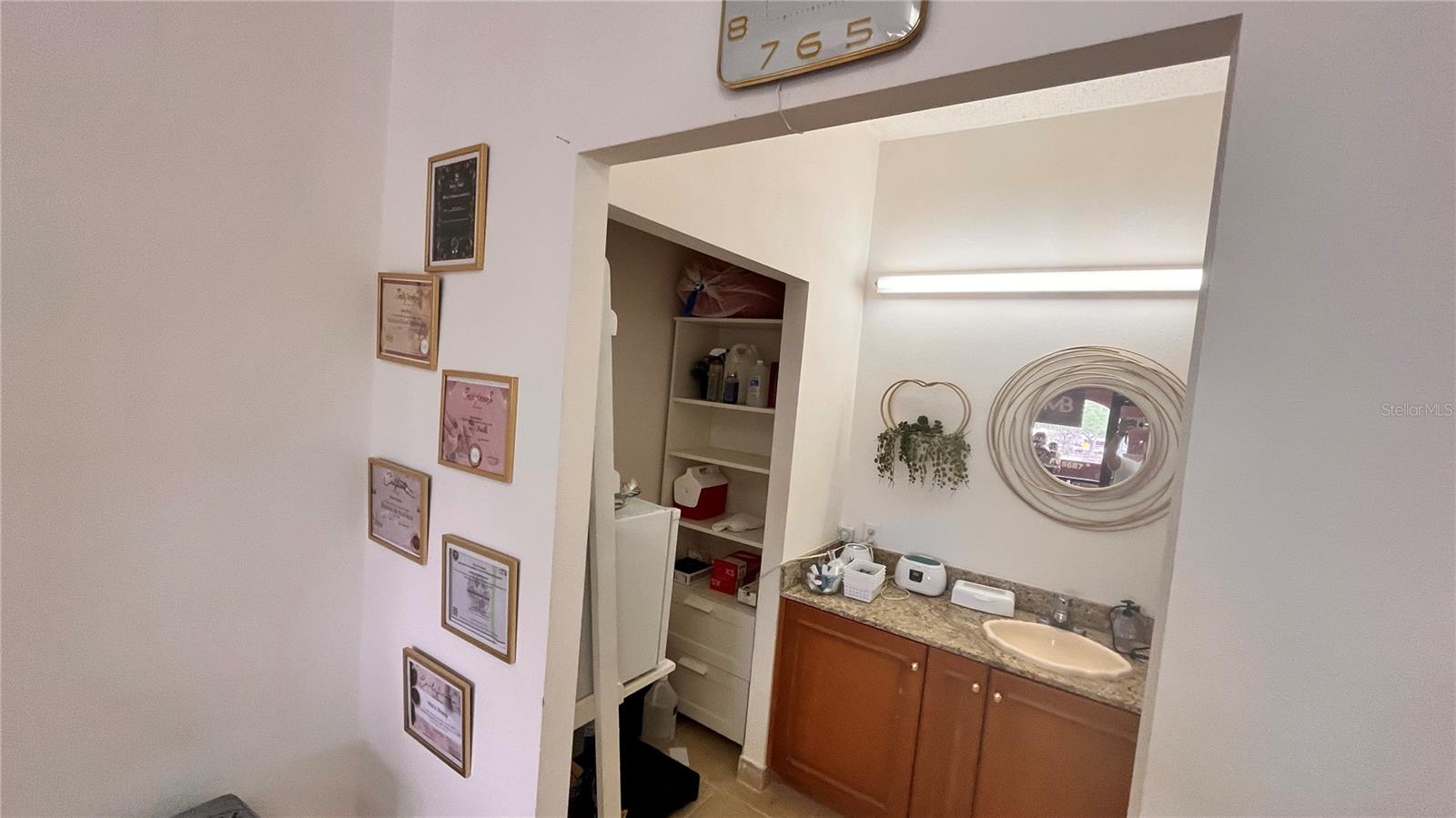 ALLIANCE CONDO - Commercial Lease