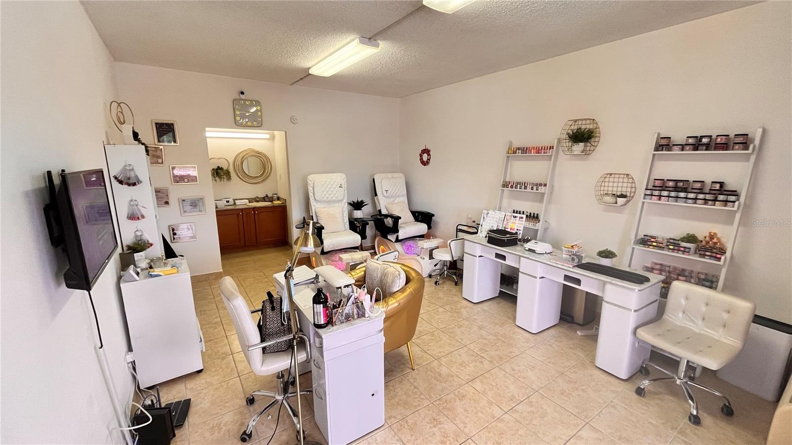 ALLIANCE CONDO - Commercial Lease