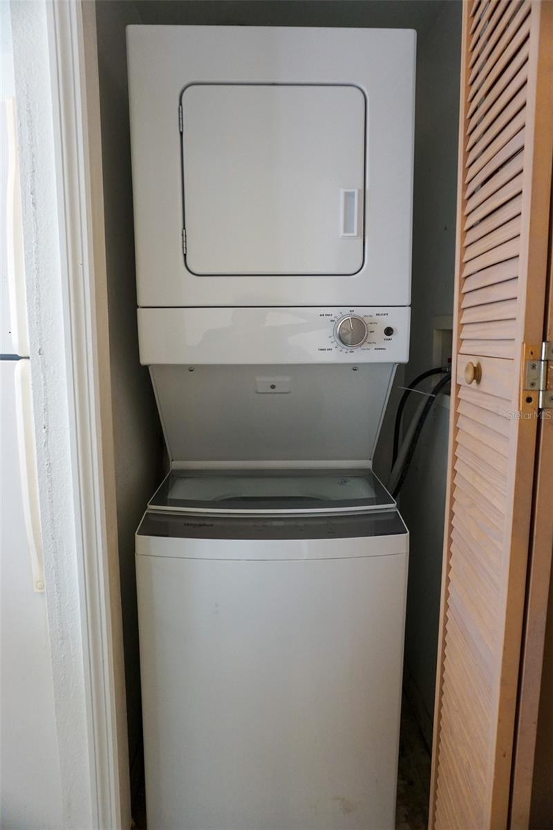 ISLAND CLUB WEST PH 01 - Residential Lease