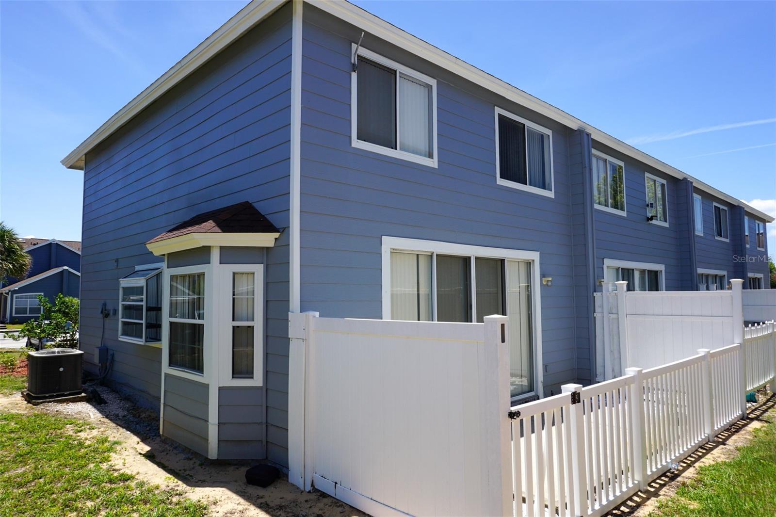 ISLAND CLUB WEST PH 01 - Residential Lease