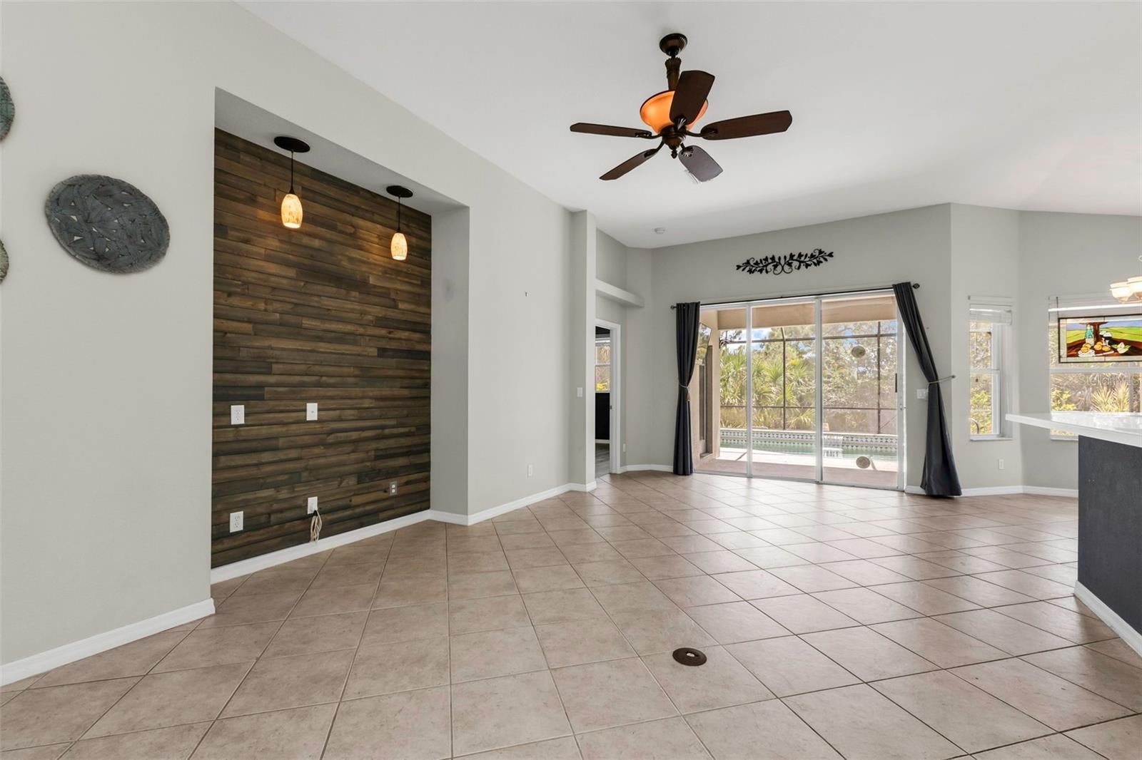 1431 DIXIE LANE