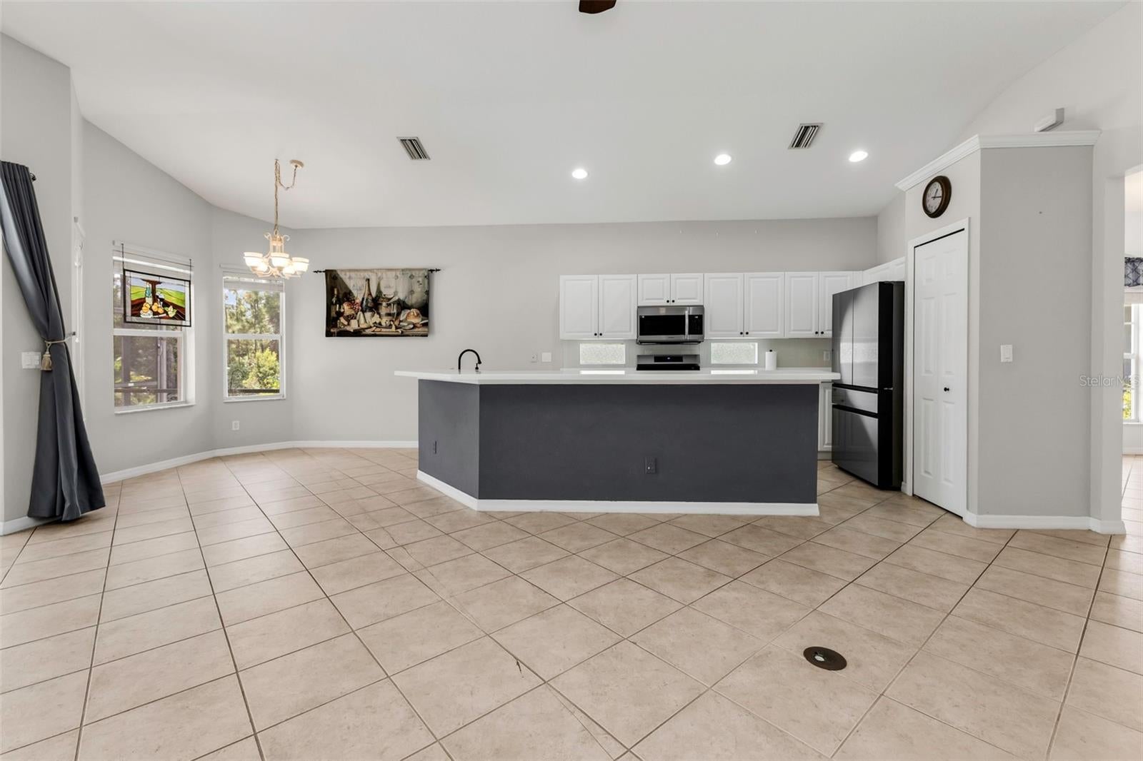 1431 DIXIE LANE