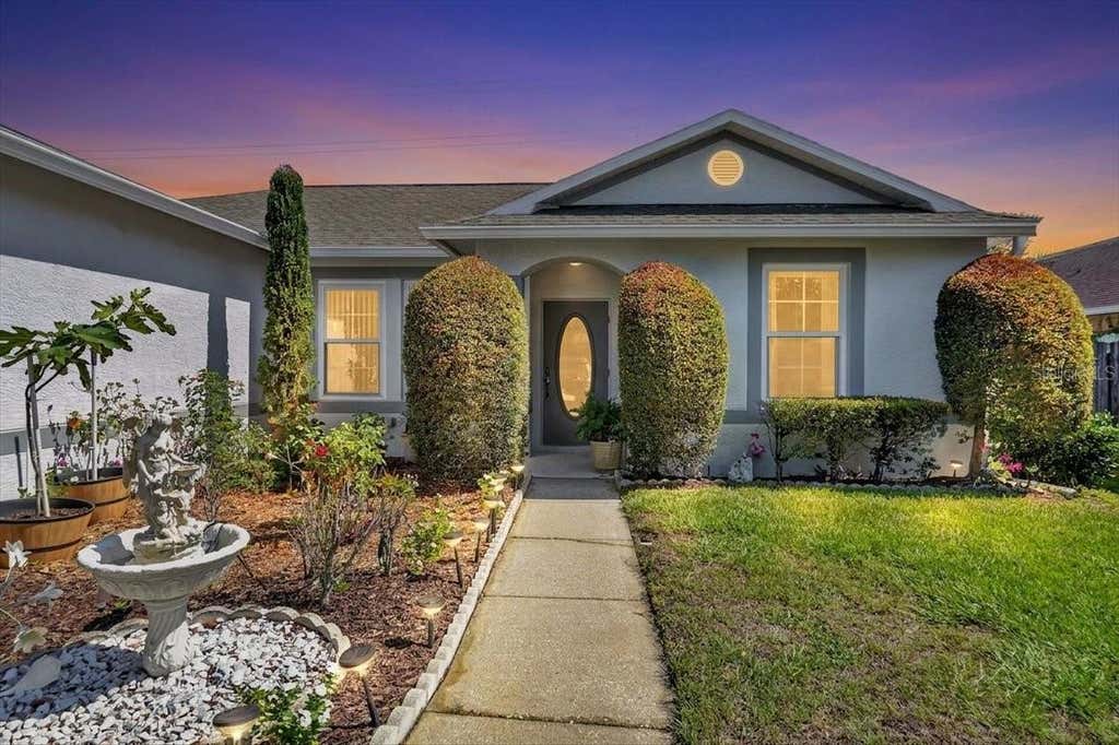 Photo of 707 Cypress Park Avenue, Tarpon Springs, FL 34689 (MLS # TB8517487)