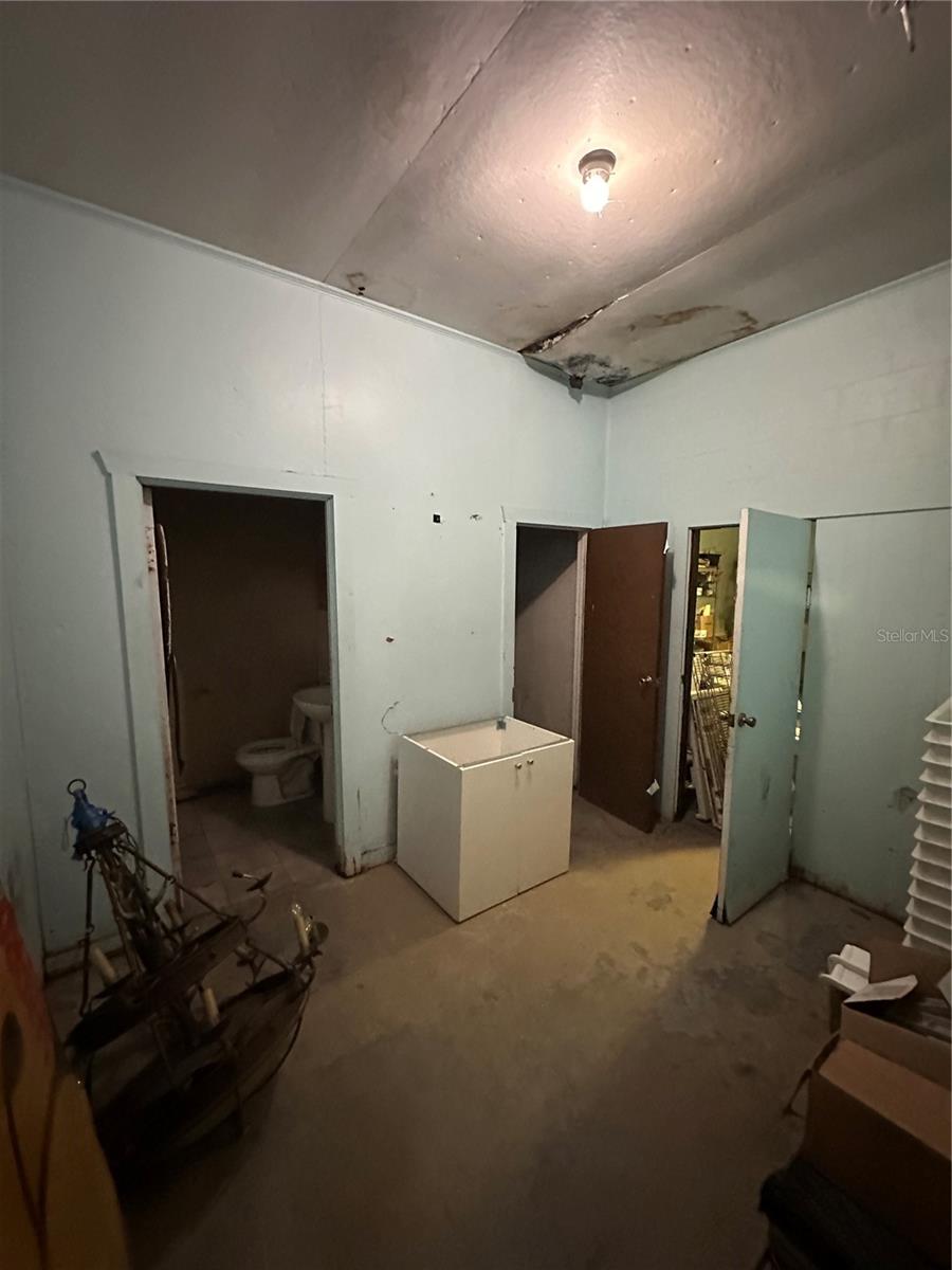 SMITH ELLA & AUBREY - Commercial Lease