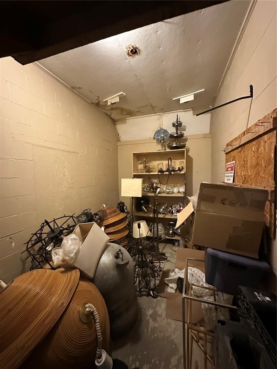 SMITH ELLA & AUBREY - Commercial Lease