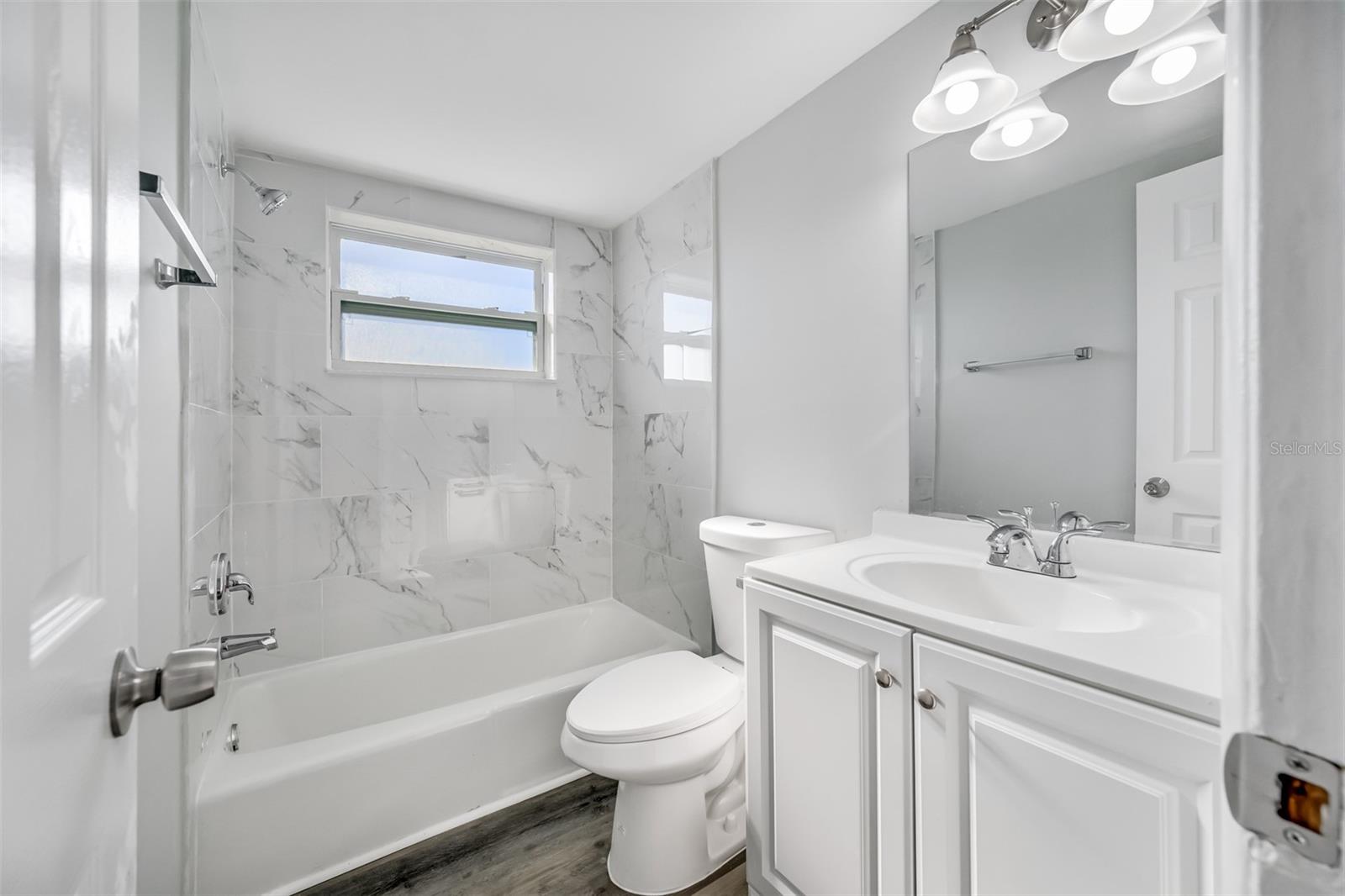 HIBISCUS GARDENS - Residential Income