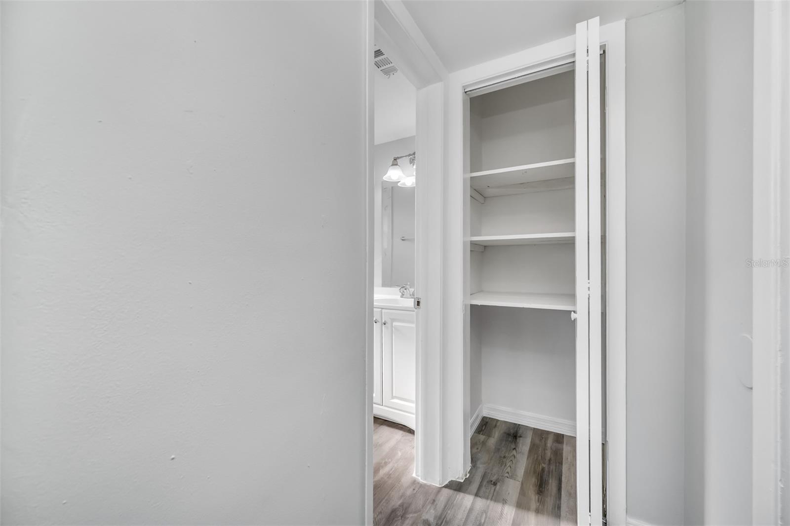 HIBISCUS GARDENS - Residential Income