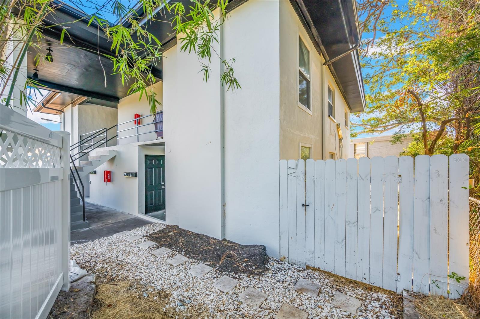 HIBISCUS GARDENS - Residential Income