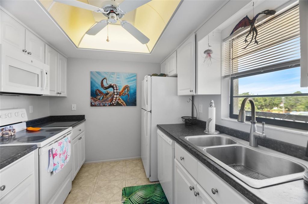 Photo of 9860 62nd Terrace N #1047, St Petersburg, FL 33708 (MLS # O6424474)