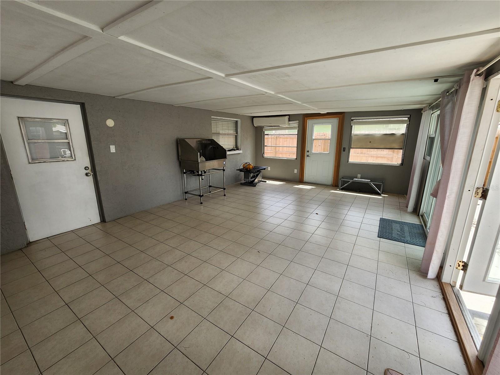 AVION OF - Residential