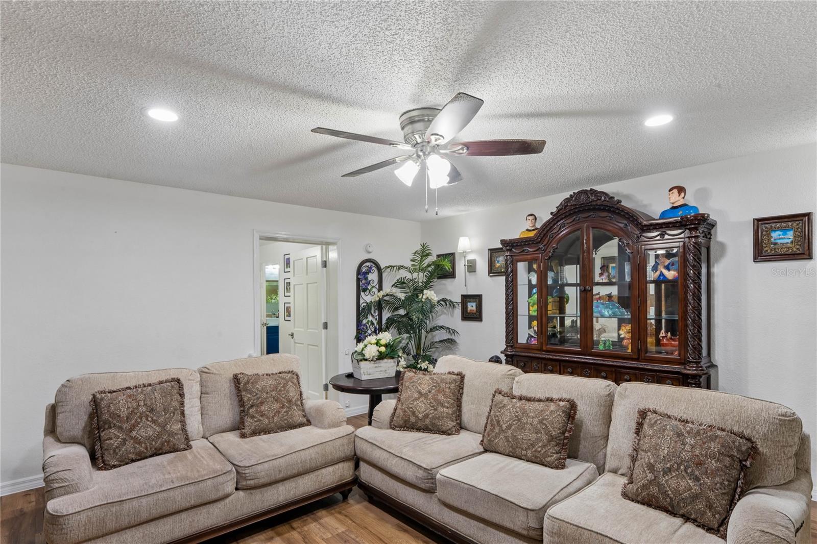 ROYAL OAKS ESTATE - Residential