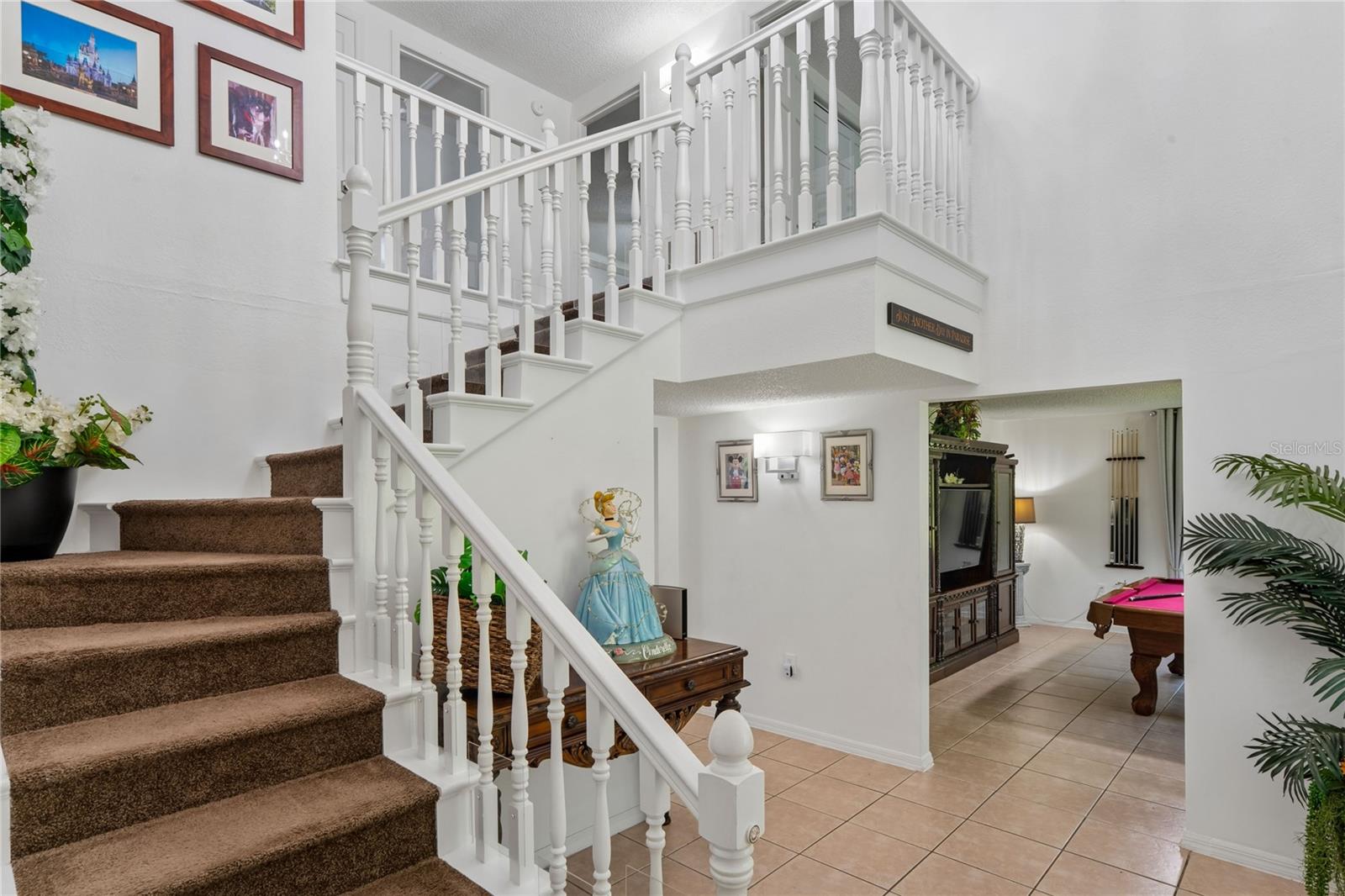 ROYAL OAKS ESTATE - Residential