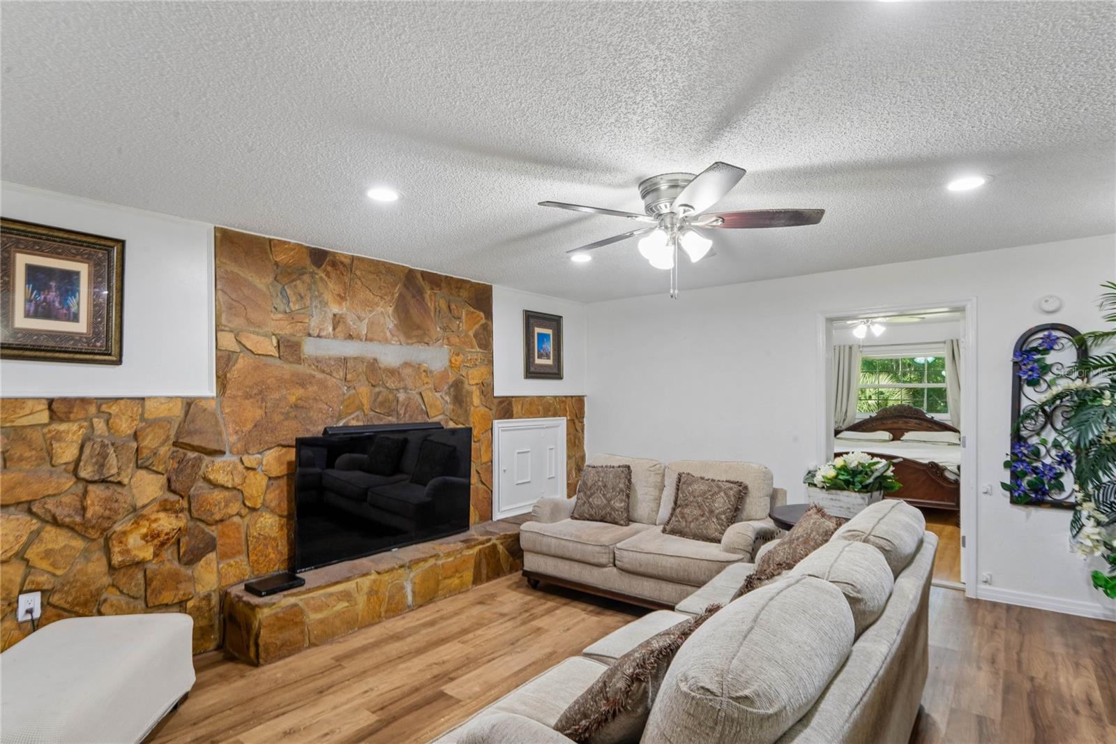 ROYAL OAKS ESTATE - Residential