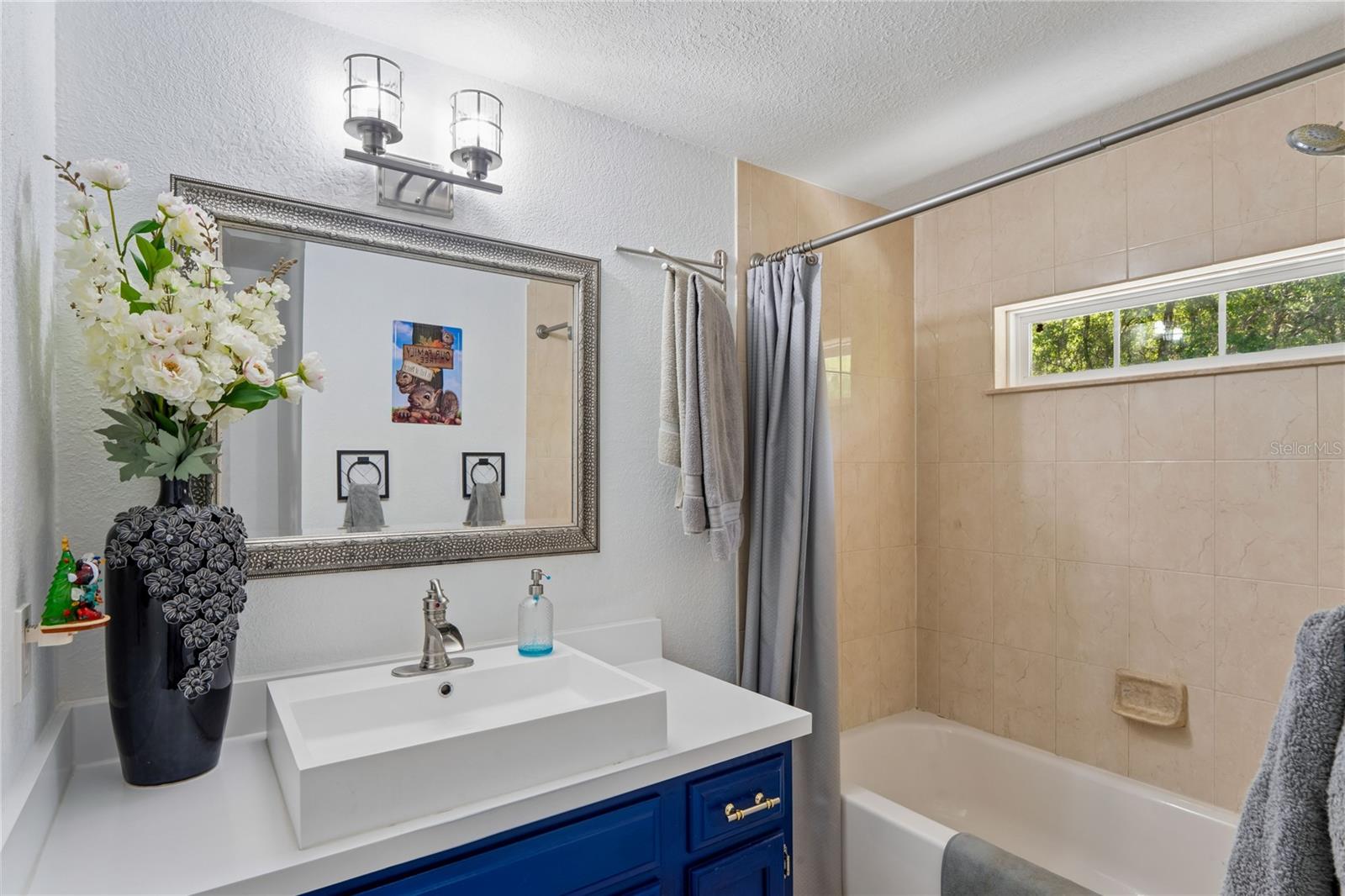 ROYAL OAKS ESTATE - Residential