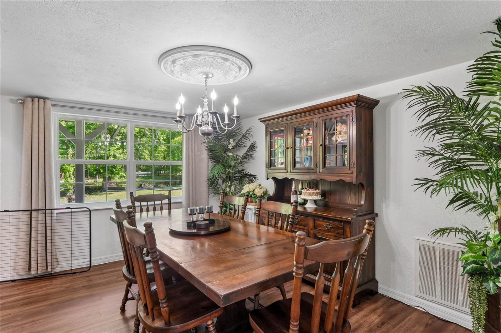 ROYAL OAKS ESTATE - Residential