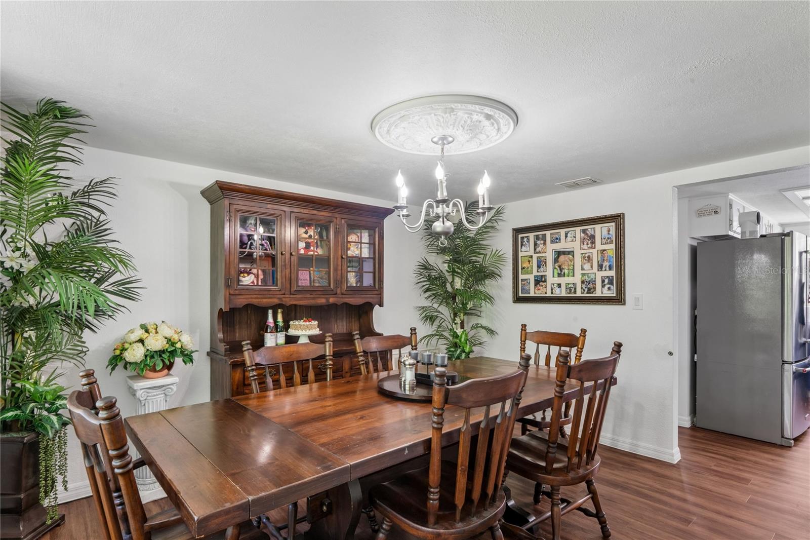 ROYAL OAKS ESTATE - Residential