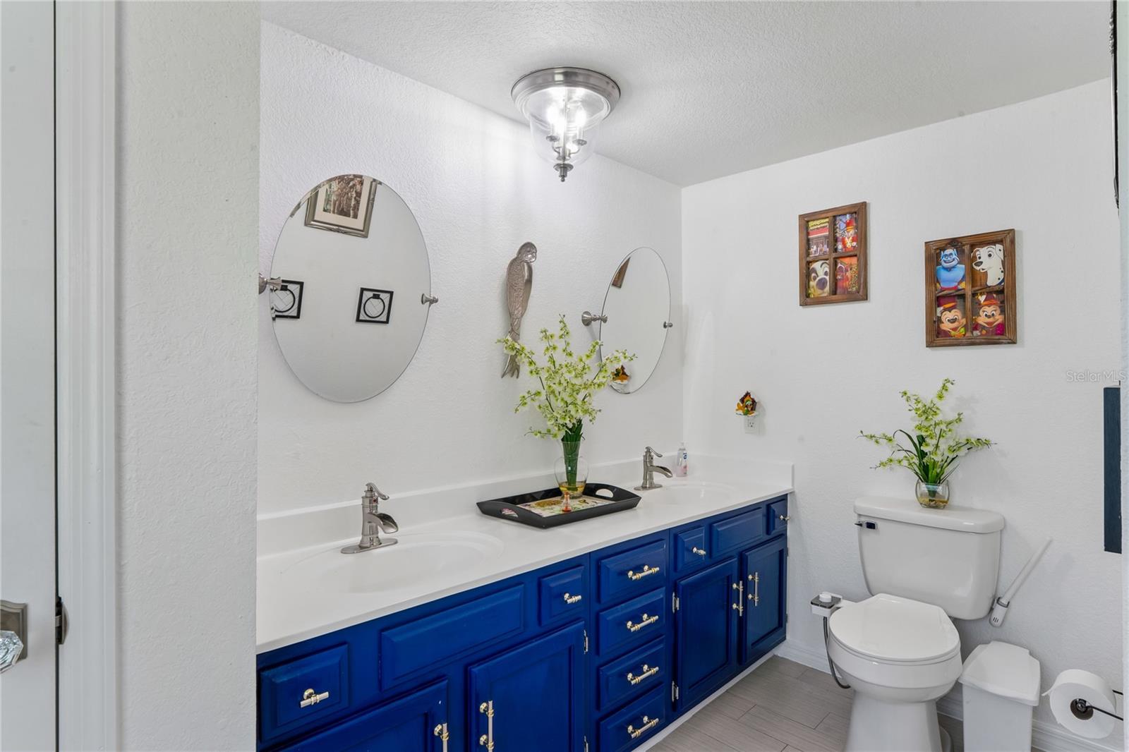 ROYAL OAKS ESTATE - Residential