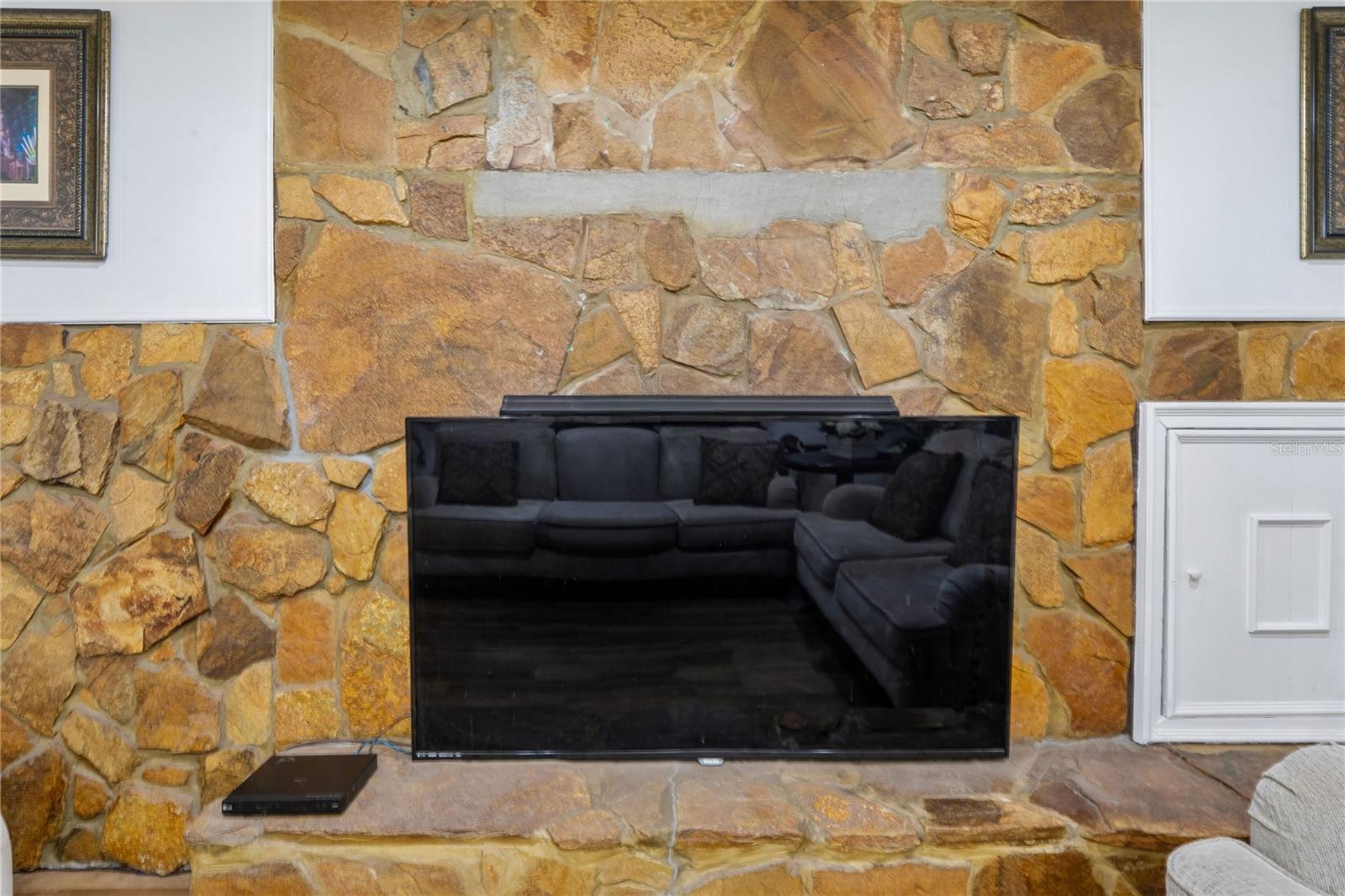 ROYAL OAKS ESTATE - Residential