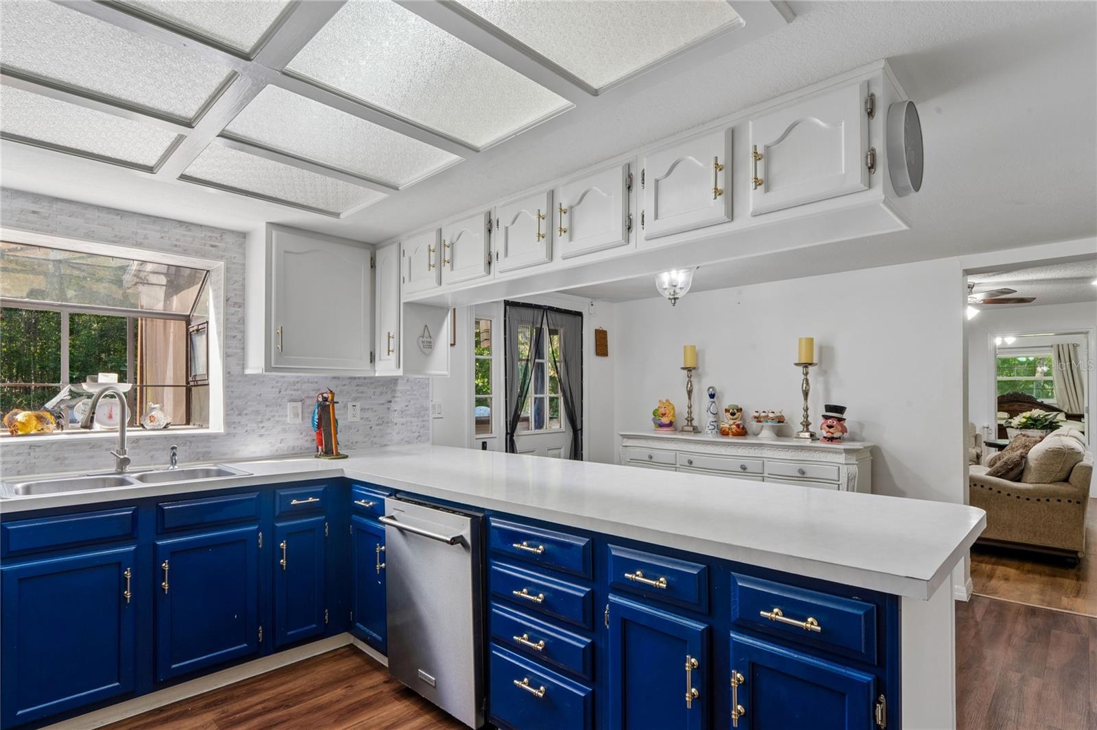 ROYAL OAKS ESTATE - Residential