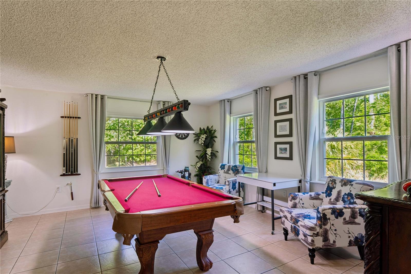 ROYAL OAKS ESTATE - Residential