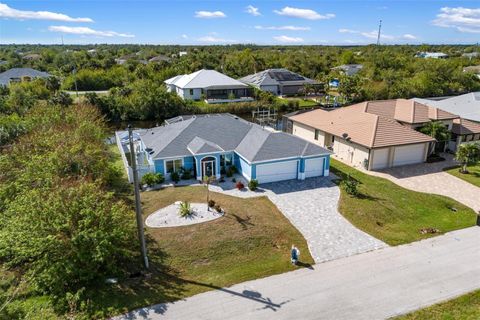 A home in PORT CHARLOTTE