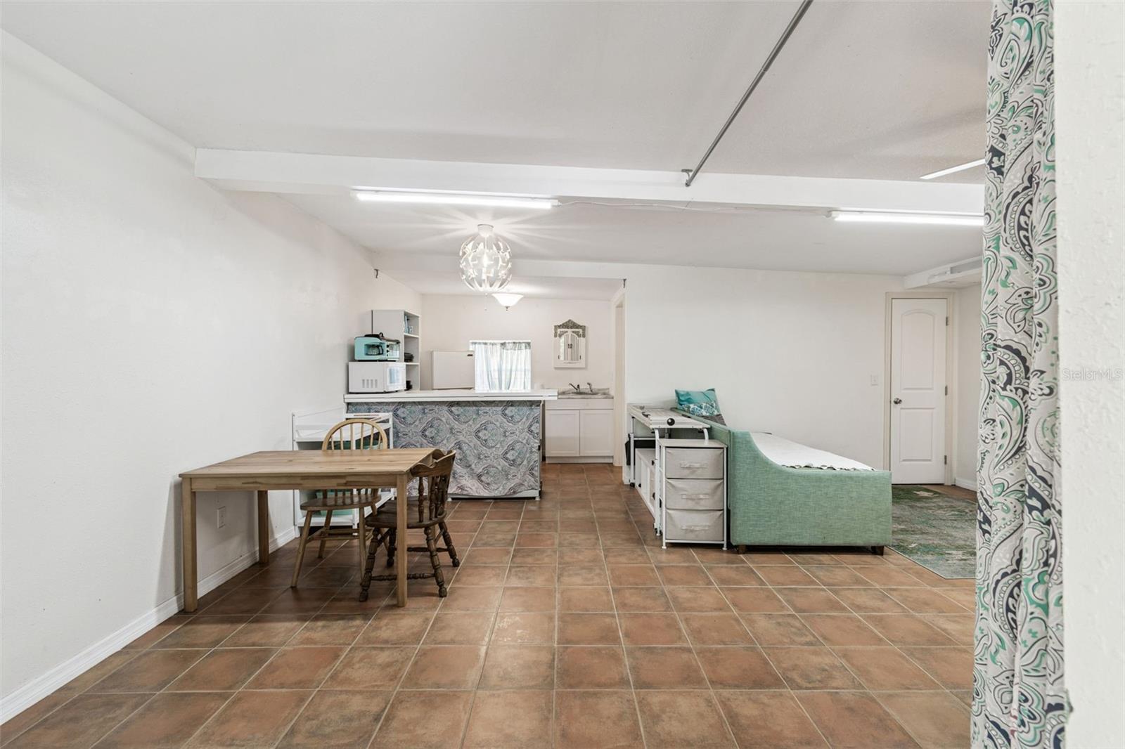 HALLS CENTRAL AVE 3 - Residential