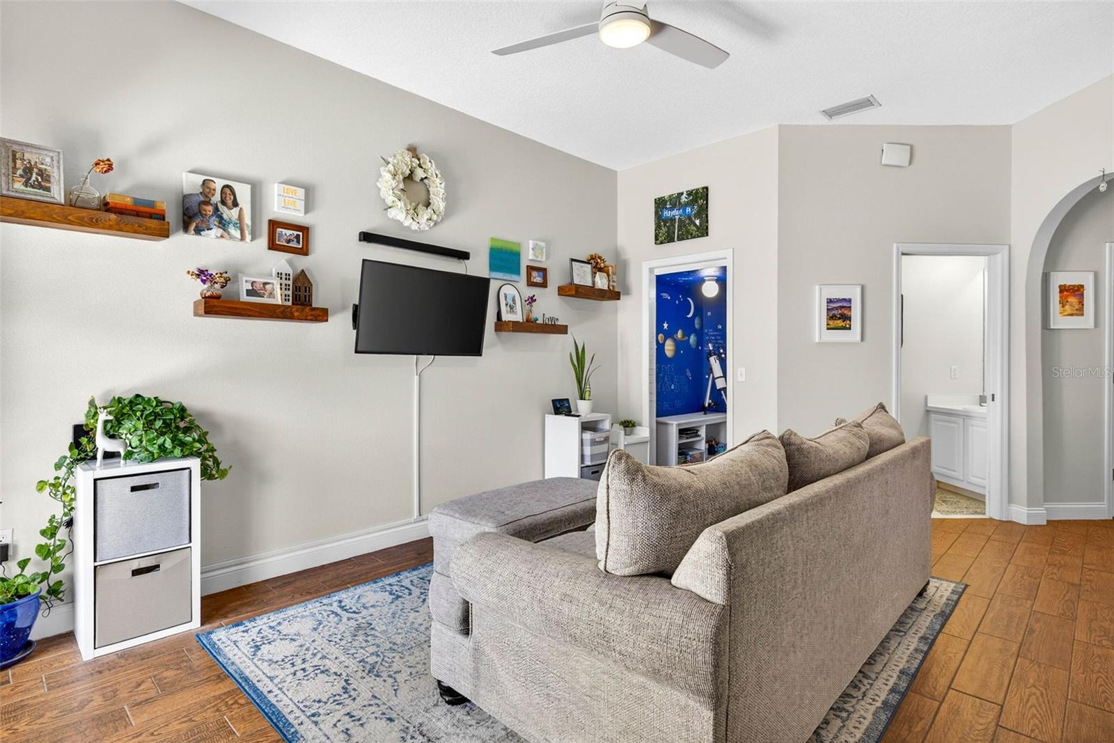 DAVIS ISLANDS PB10 PG52 TO 57 - Residential