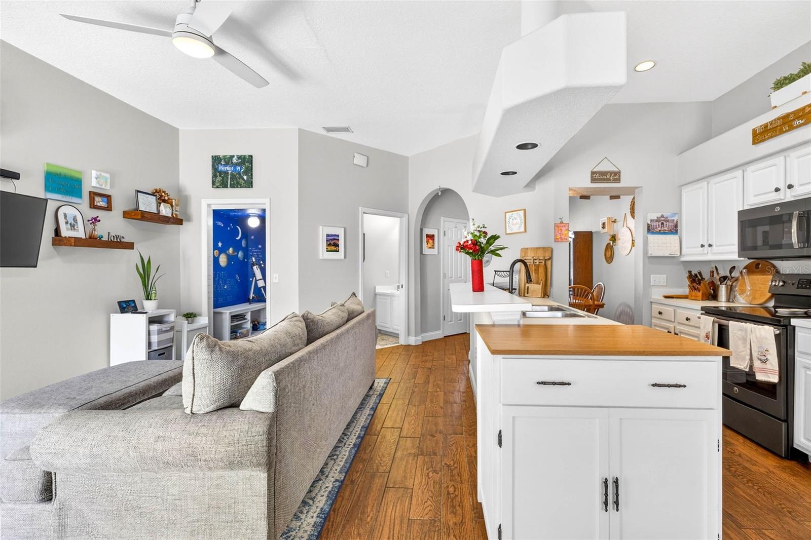 DAVIS ISLANDS PB10 PG52 TO 57 - Residential