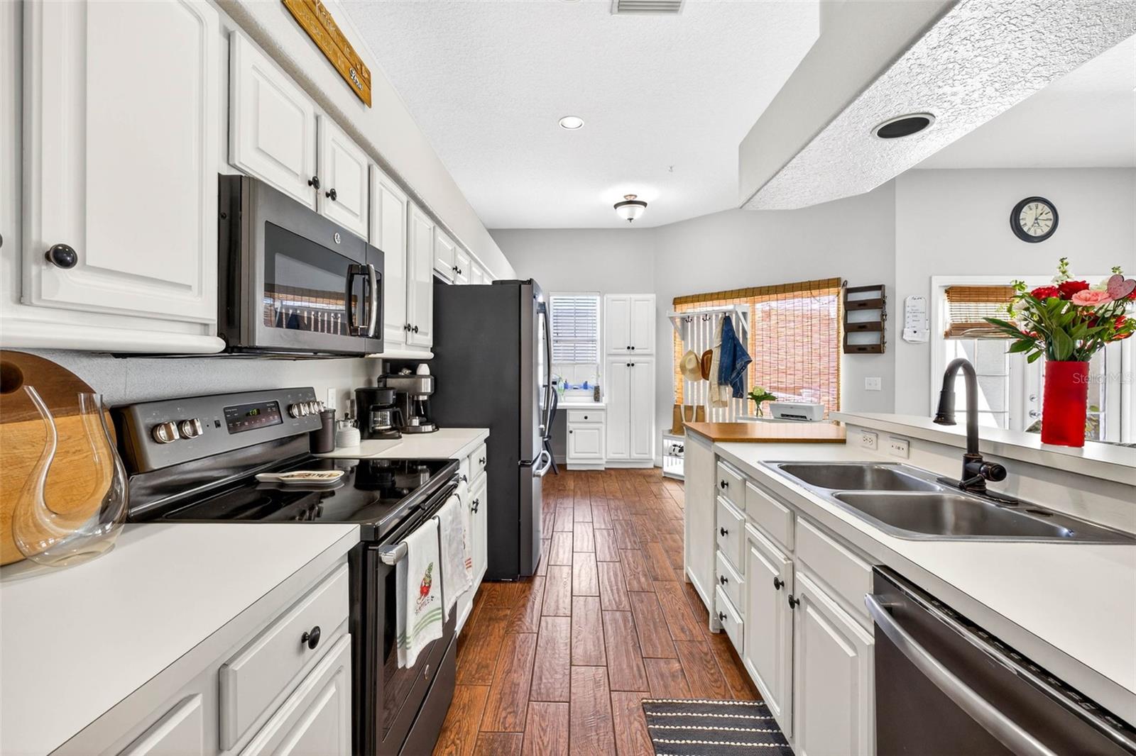 DAVIS ISLANDS PB10 PG52 TO 57 - Residential