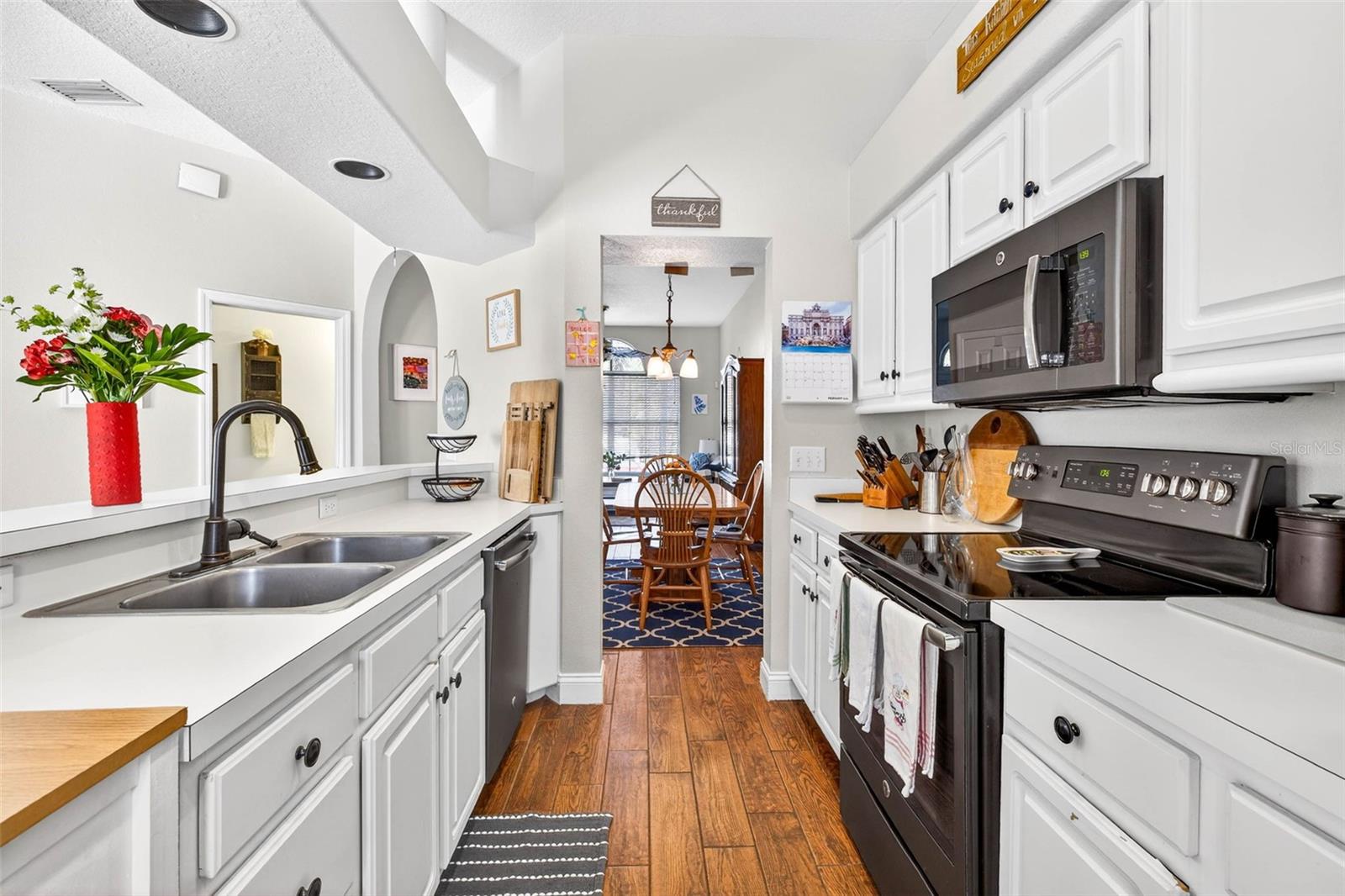 DAVIS ISLANDS PB10 PG52 TO 57 - Residential