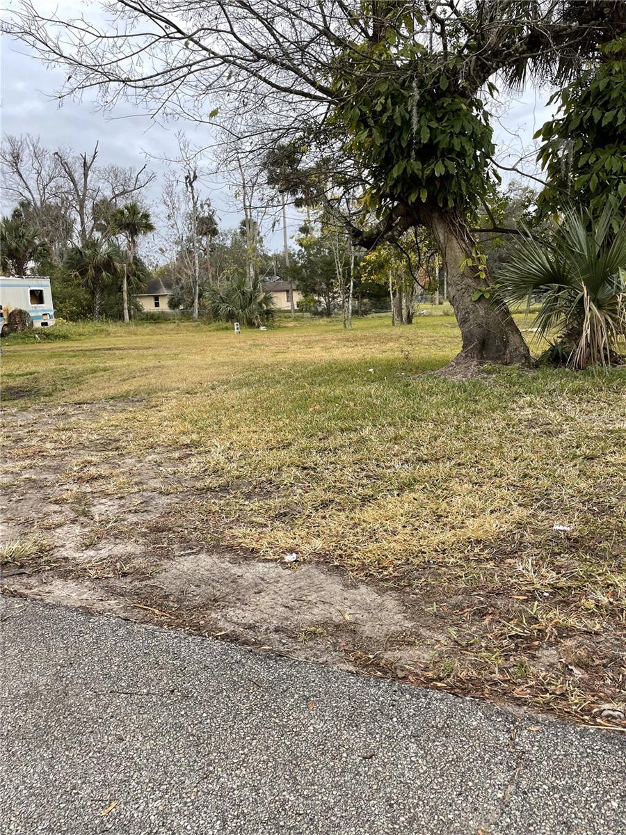 E SPRUCE STREET
