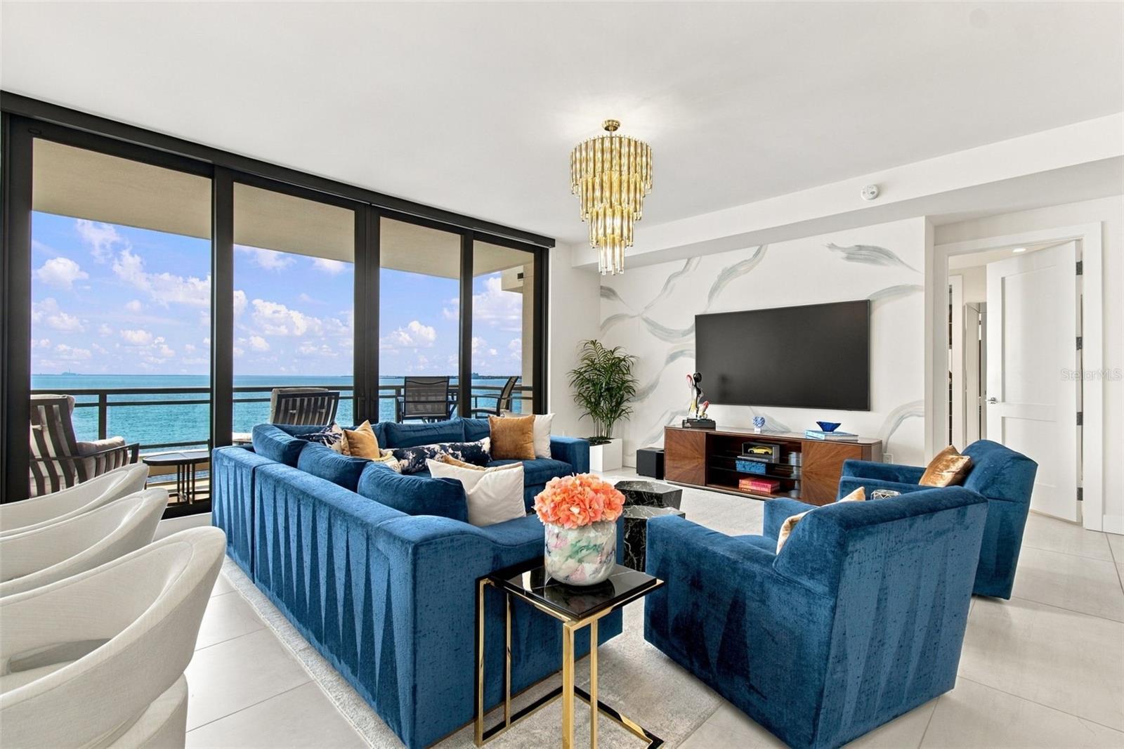 2103 BAYSHORE BOULEVARD 706