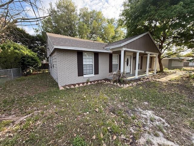 STATELY OAKS - Residential