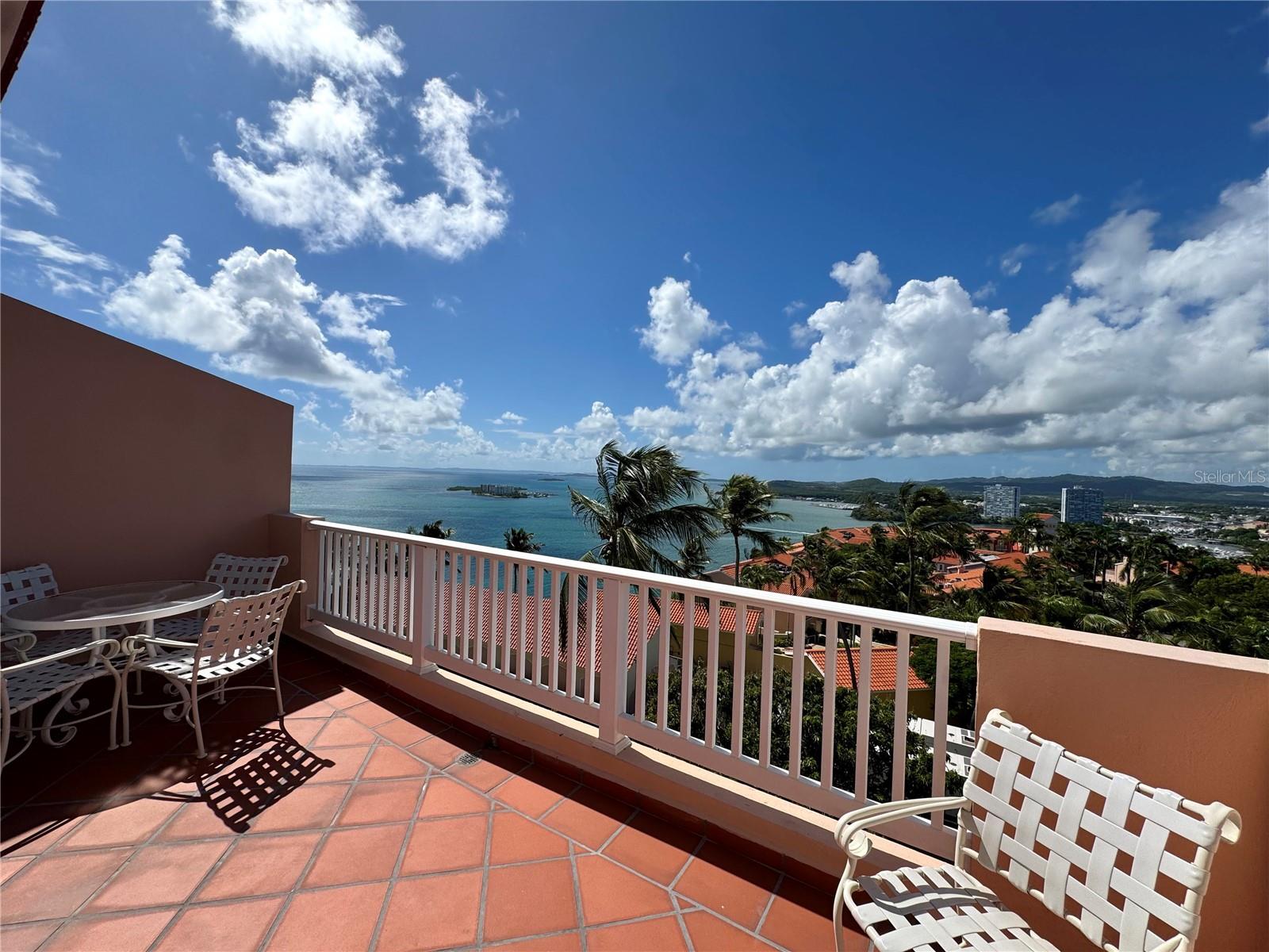 LAS CASITAS VILLAGE - Residential