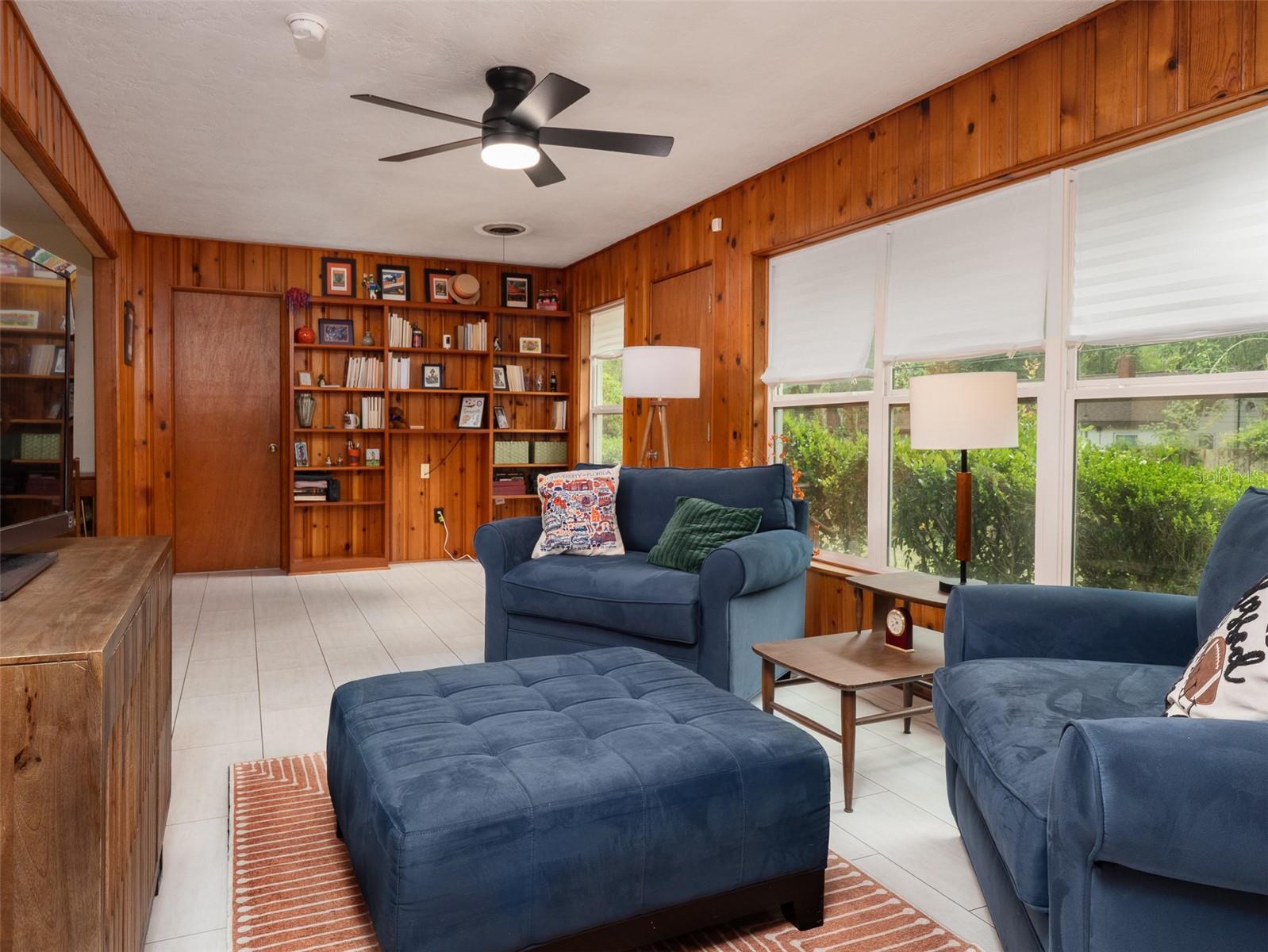 LORRAINE COURT - Residential