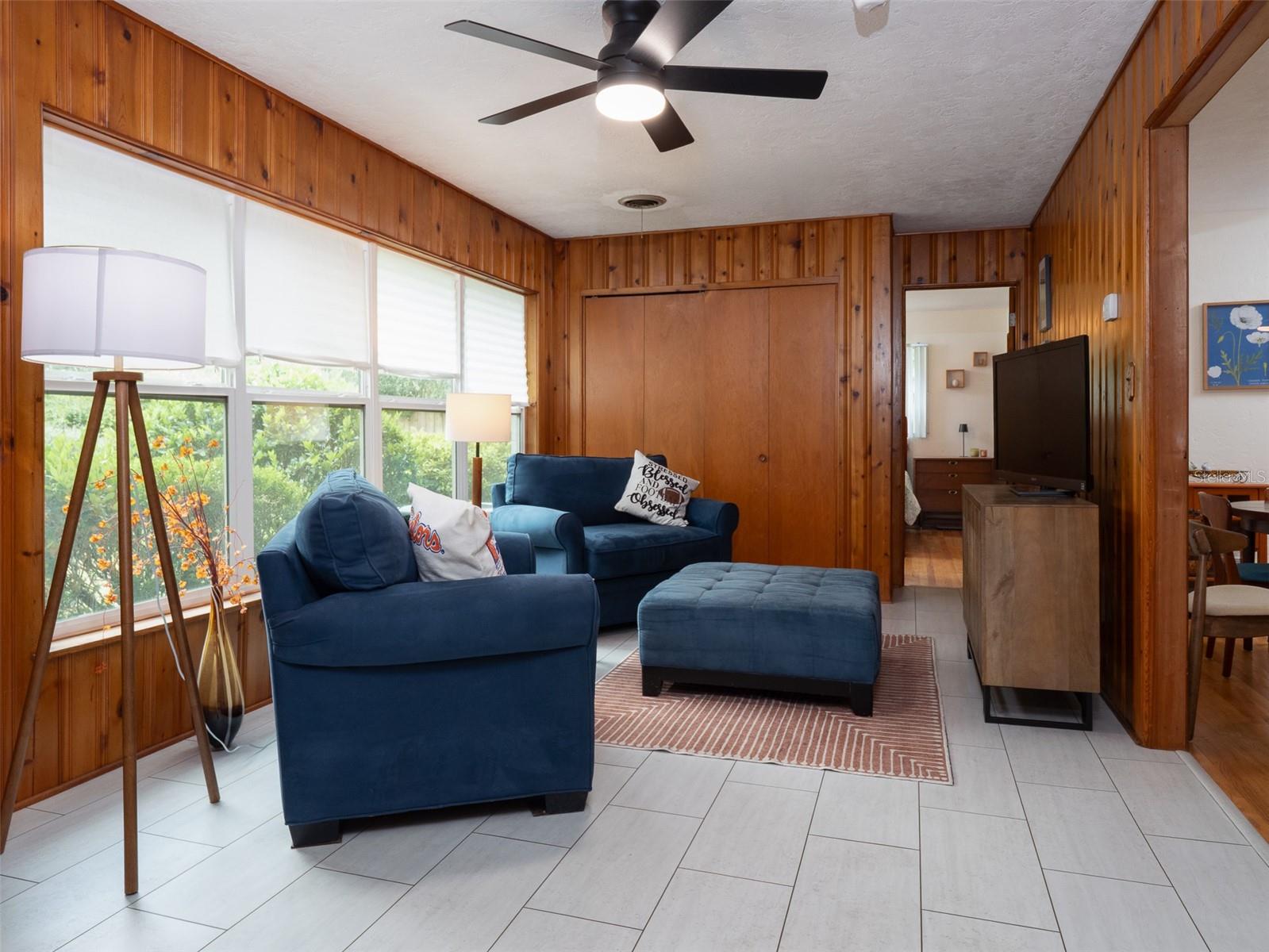 LORRAINE COURT - Residential