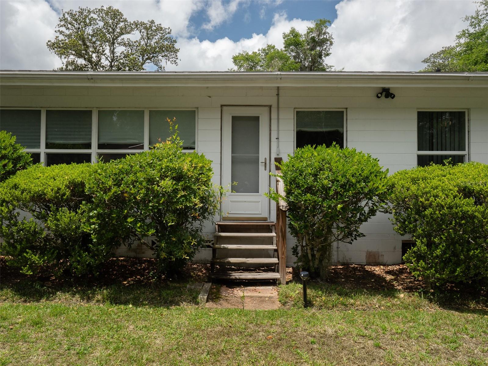 LORRAINE COURT - Residential