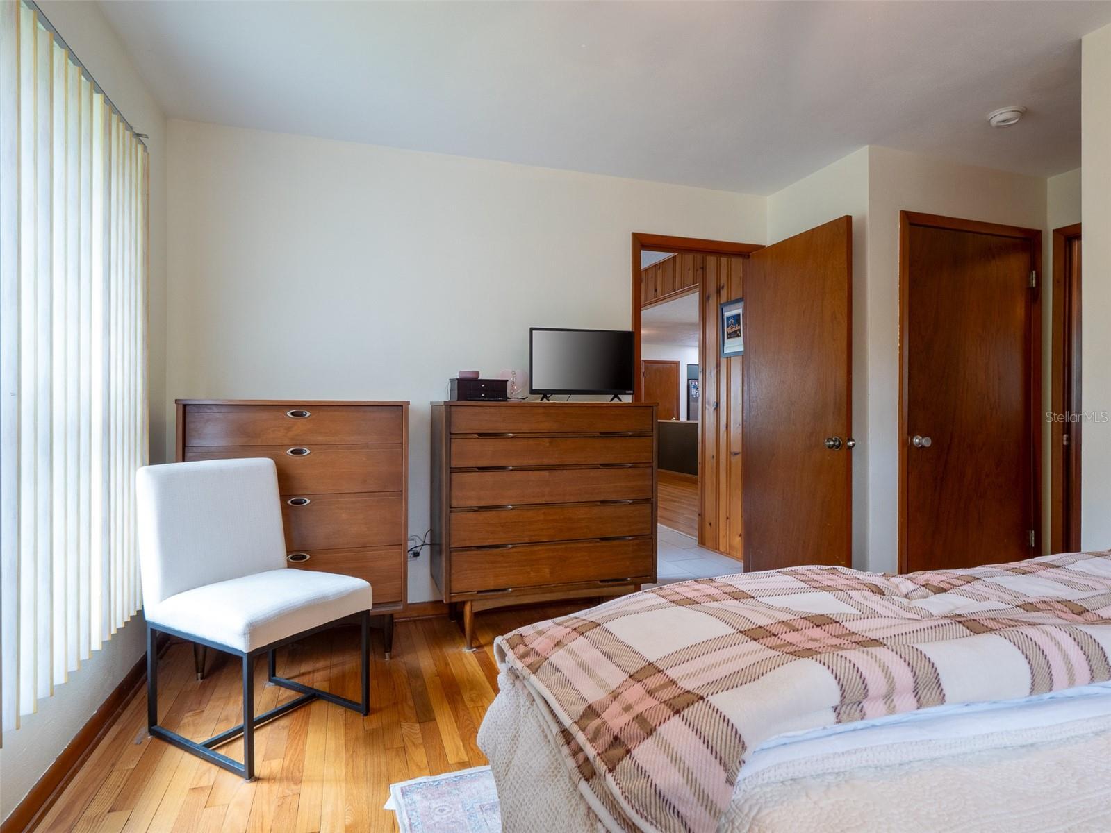 LORRAINE COURT - Residential