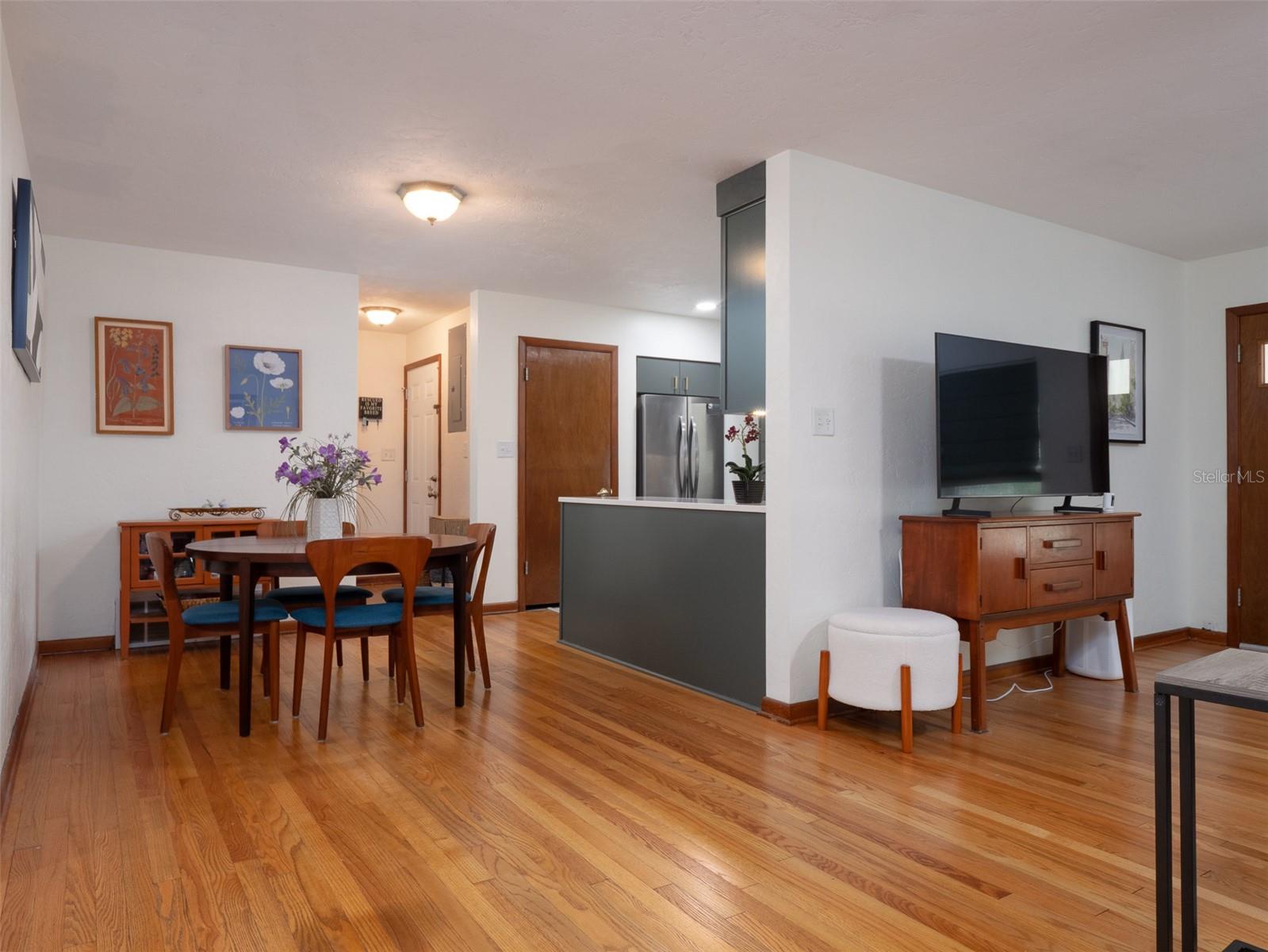 LORRAINE COURT - Residential