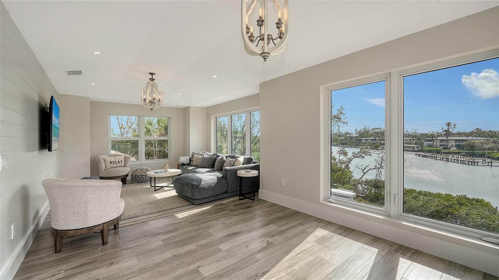 PRESERVE/LONGBEACH - Land