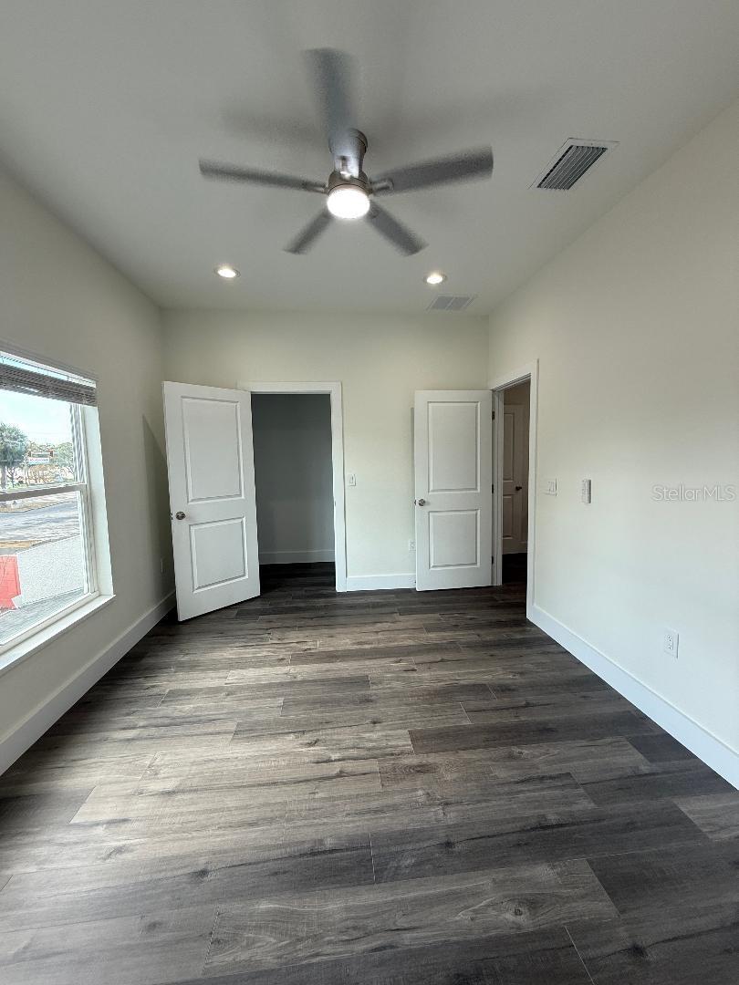 GROVE PARK ESTATES - Residential Lease