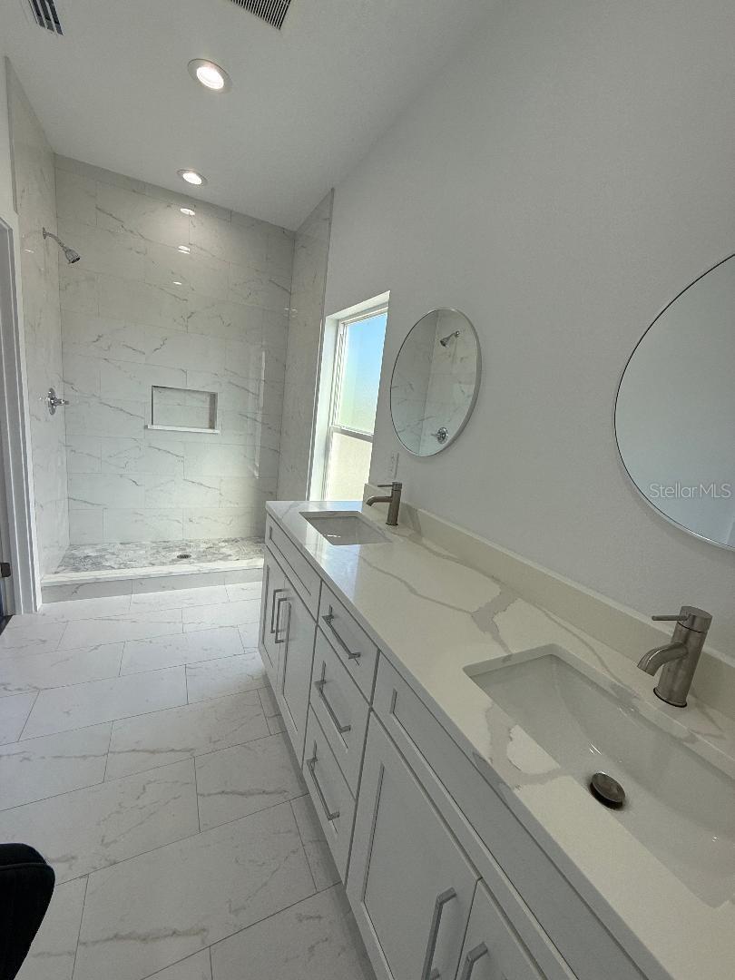 GROVE PARK ESTATES - Residential Lease