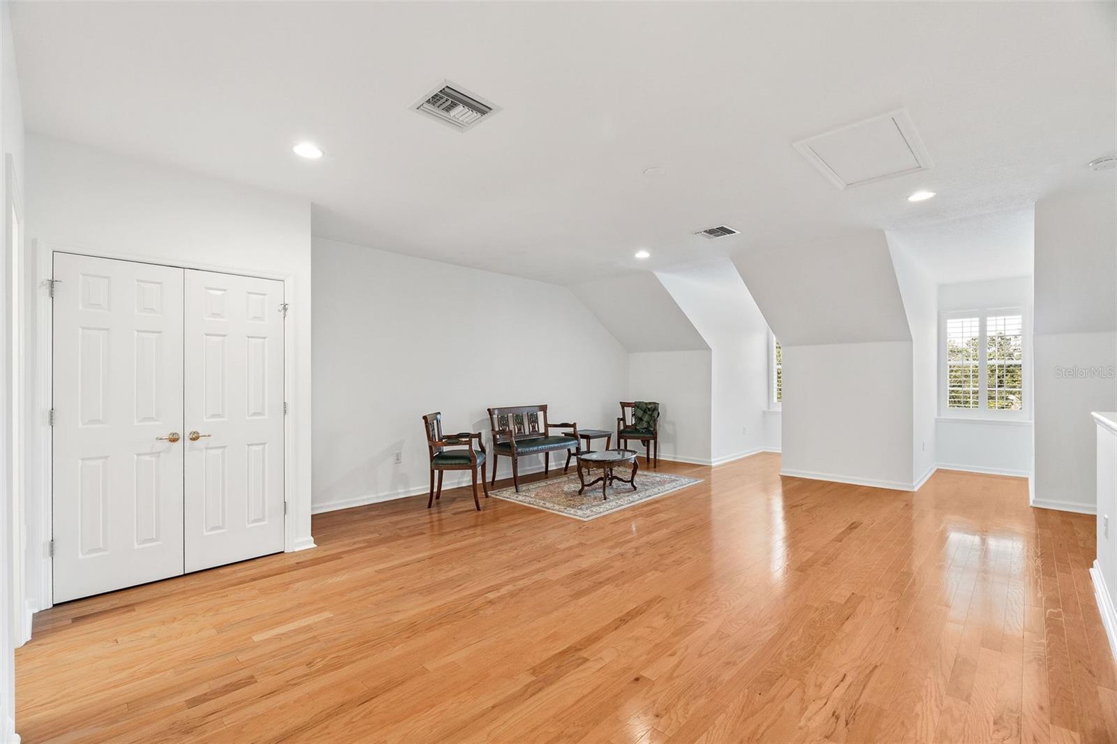 SPRING PARK TOWNHOMES OF SOUTH VILLAGE - Residential