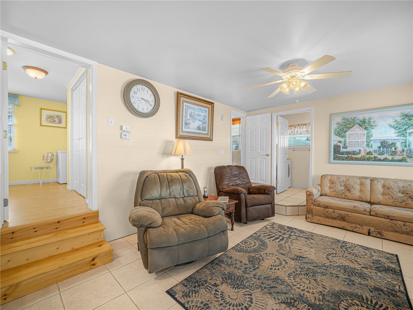 SADDLEBAG LAKE - Residential