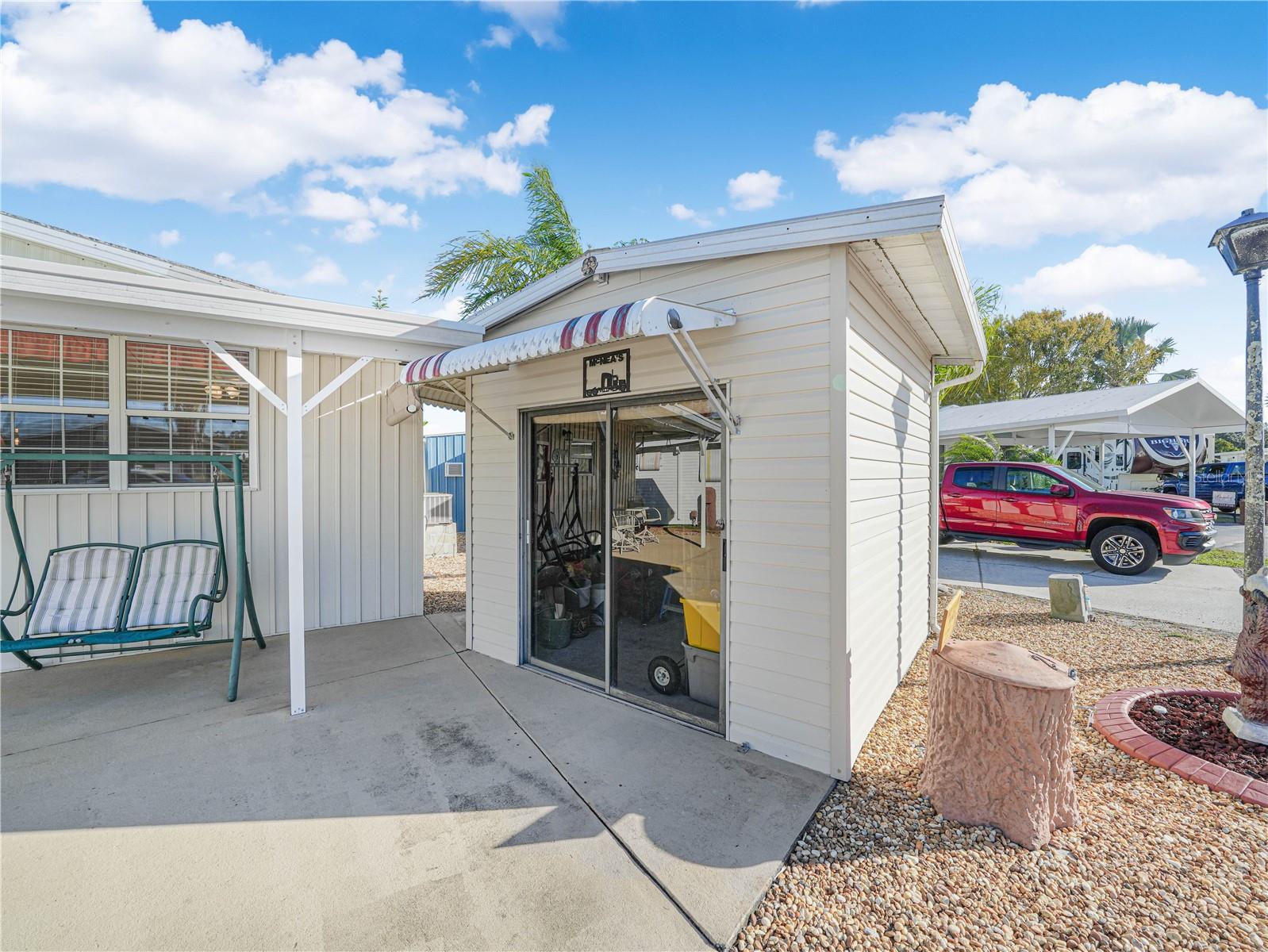 SADDLEBAG LAKE - Residential