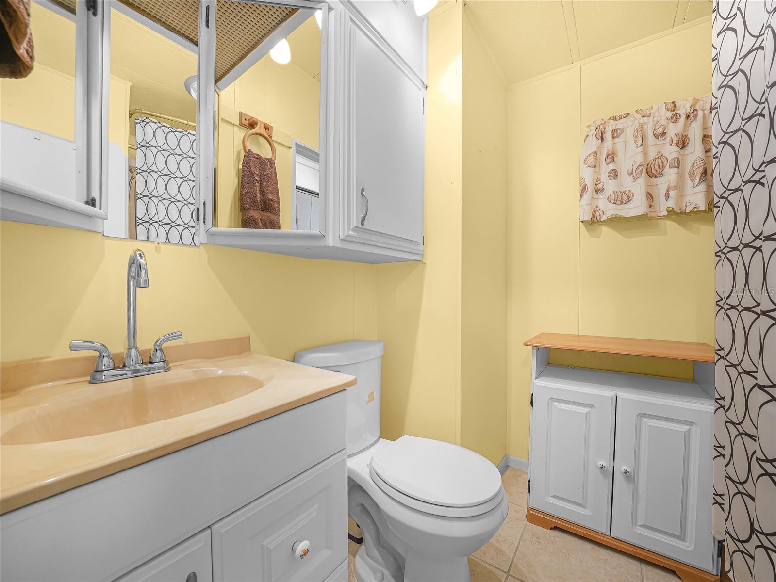 SADDLEBAG LAKE - Residential