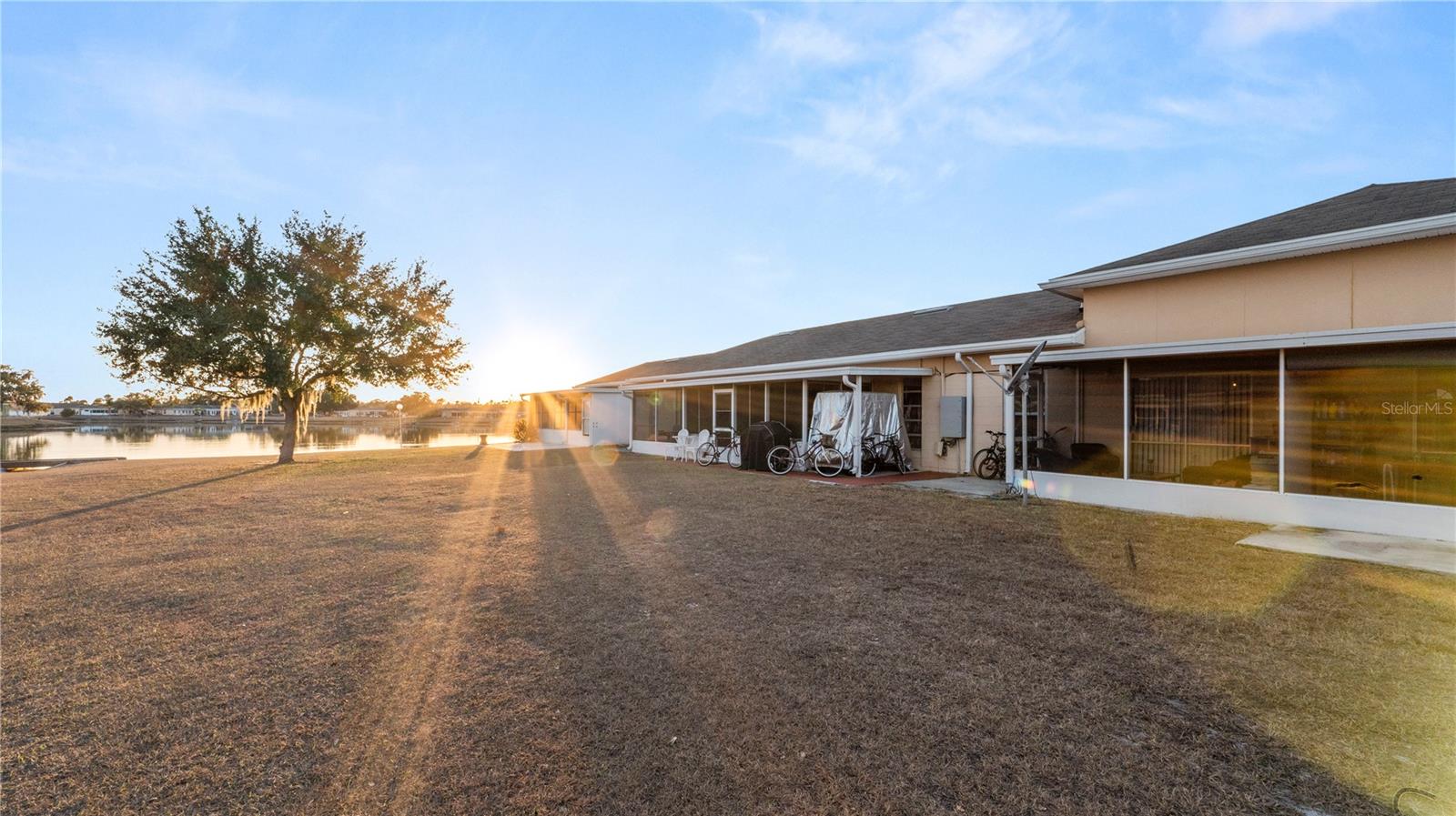 LAKESHORE CLUB - Residential