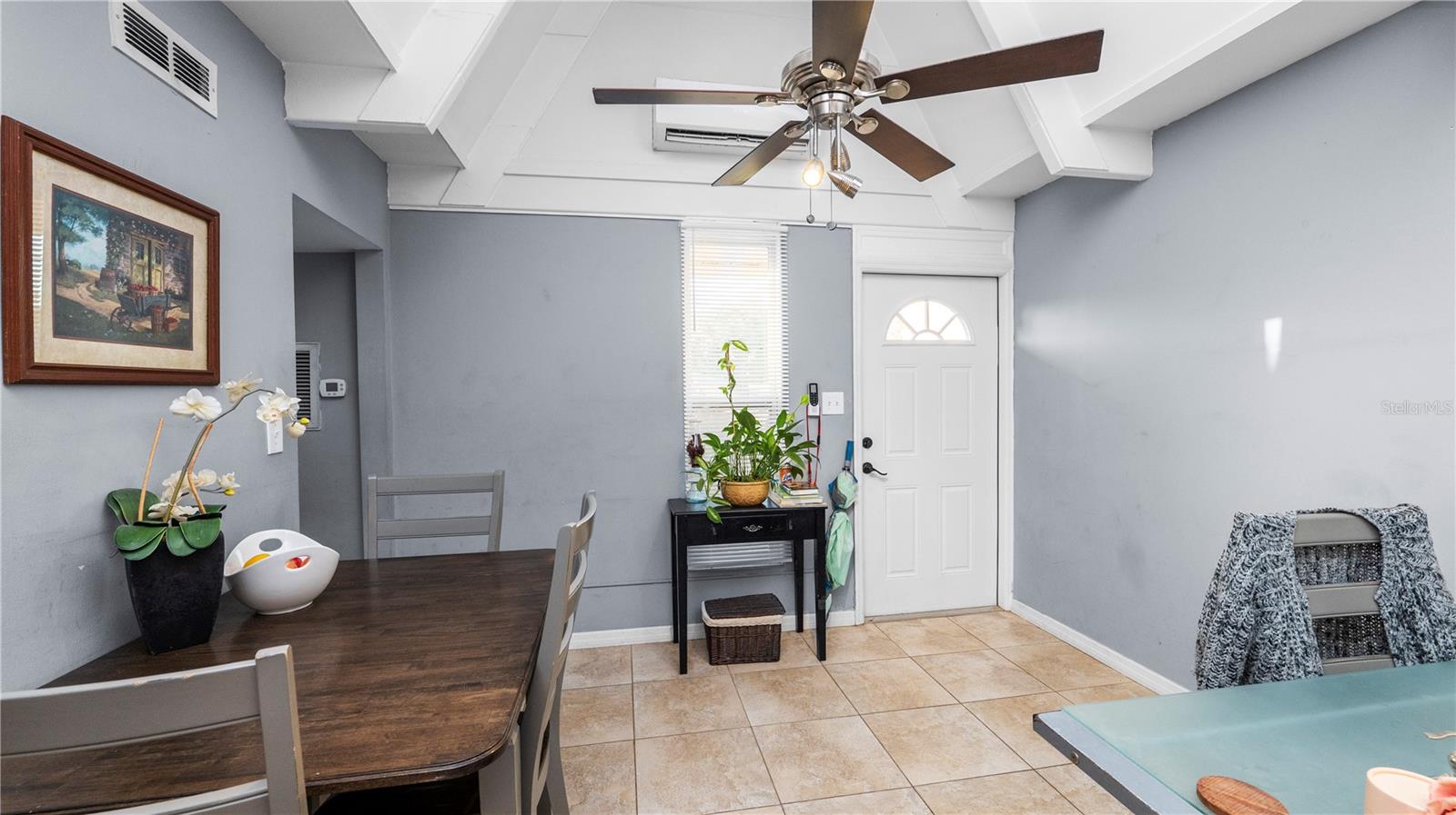 LAKESHORE CLUB - Residential