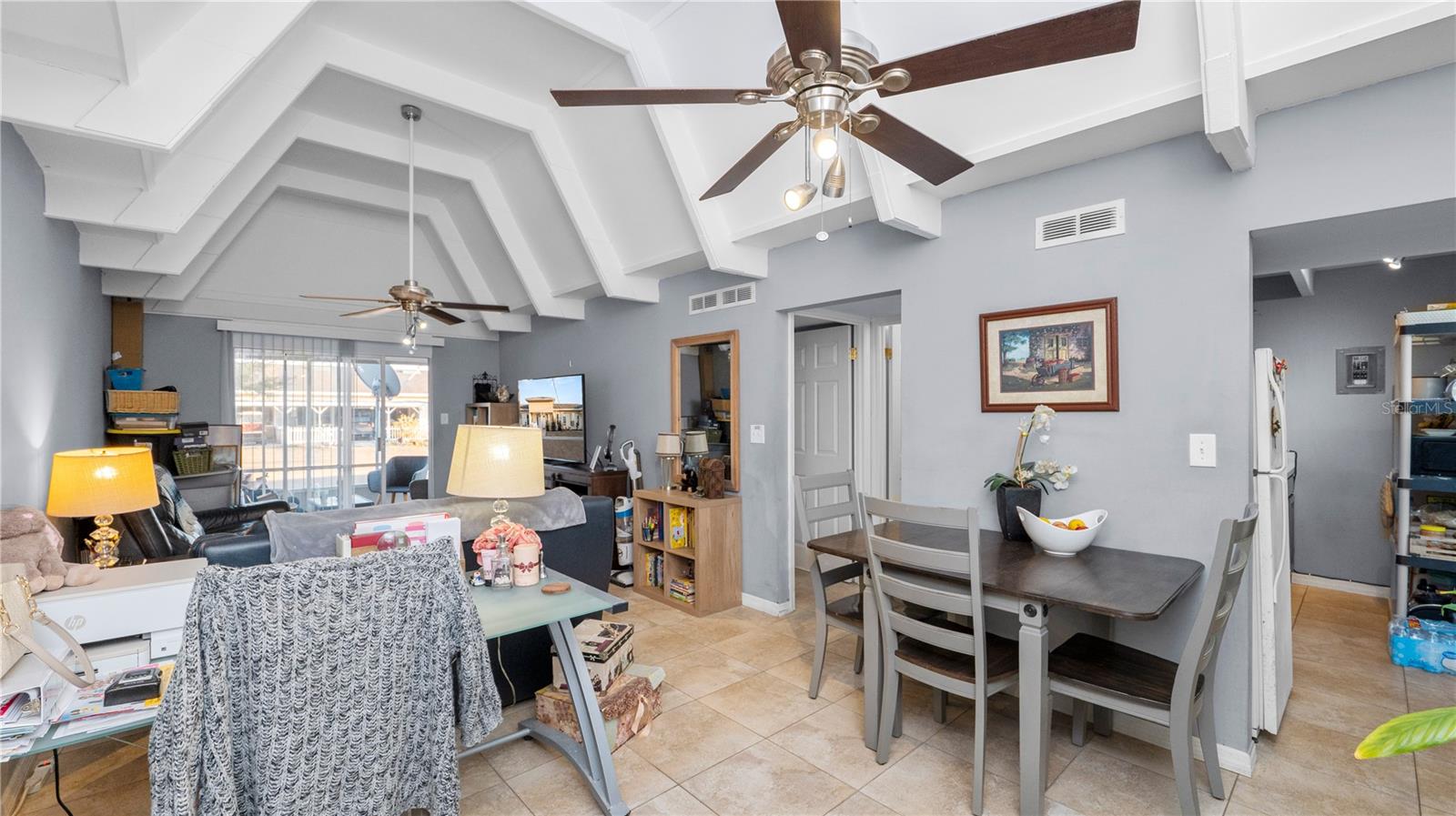 LAKESHORE CLUB - Residential